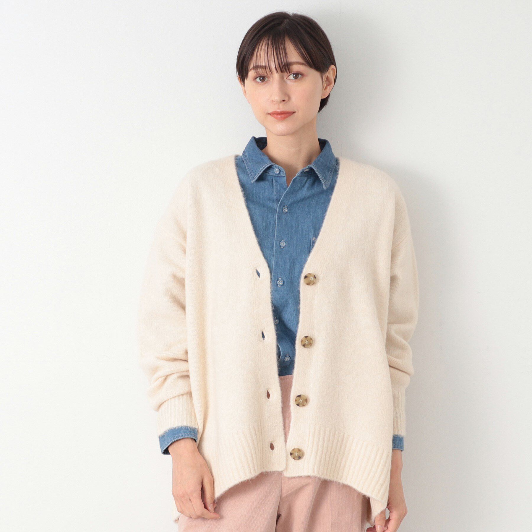 Dessin「【洗える】ヘアリーボタン付きVネックカーディガン」|カーディガン|アイボリー(004)