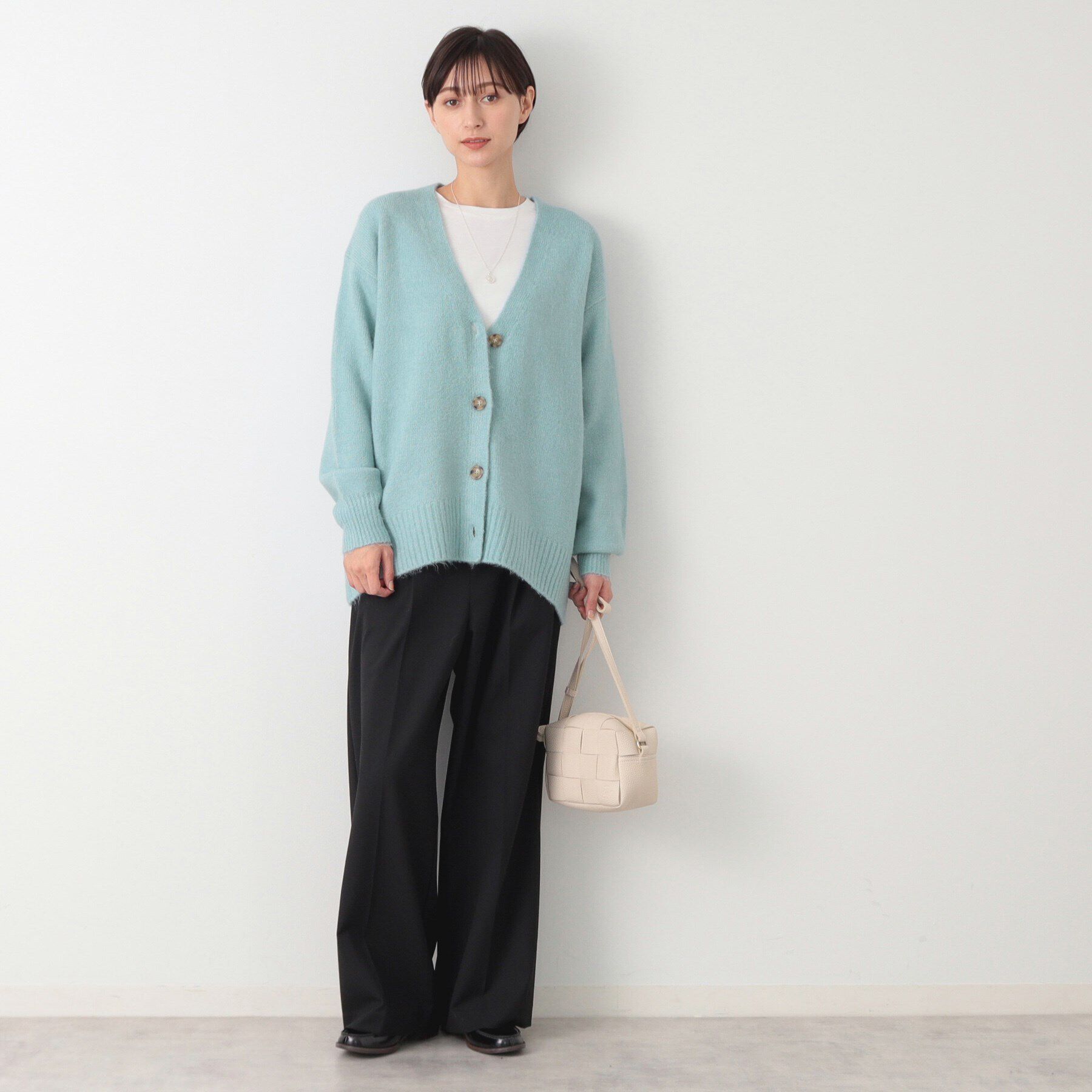 Dessin「【洗える】ヘアリーボタン付きVネックカーディガン」|カーディガン|