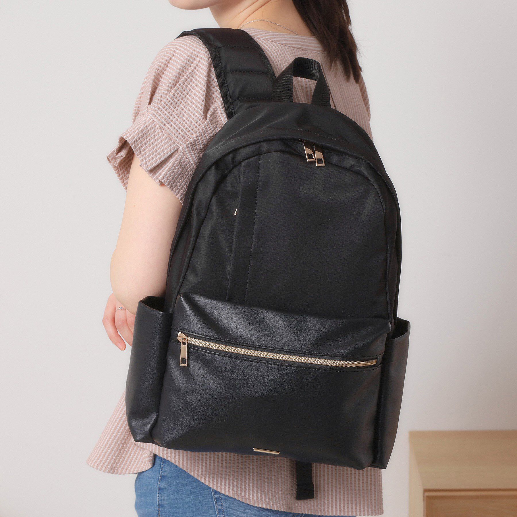 ITS&rsquo;DEMO「【A4・PC対応／10ポケット】合皮コンビリュック」|リュック|ブラック(019)