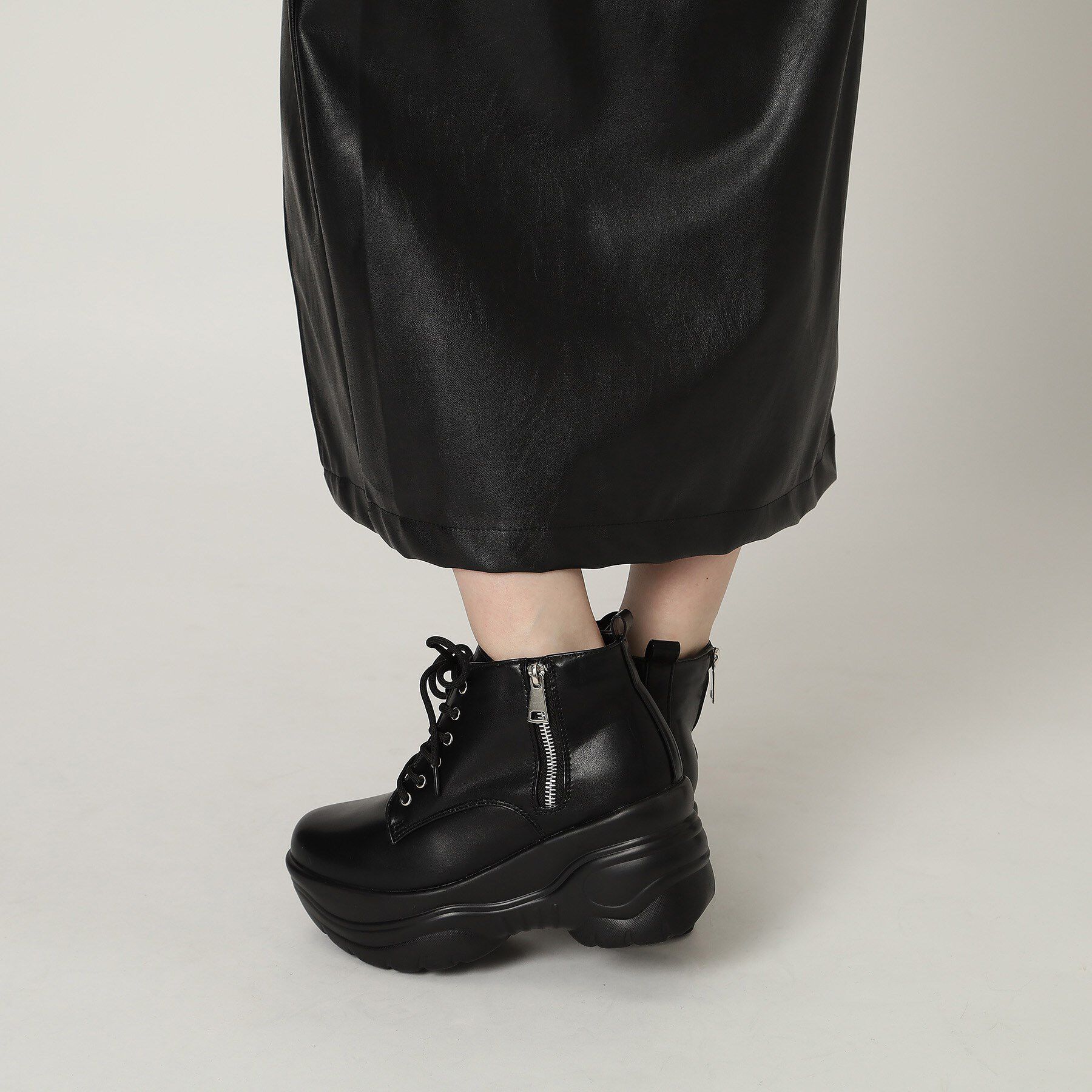 csT&P「厚底サイドジップスニーカー」|スニーカー|