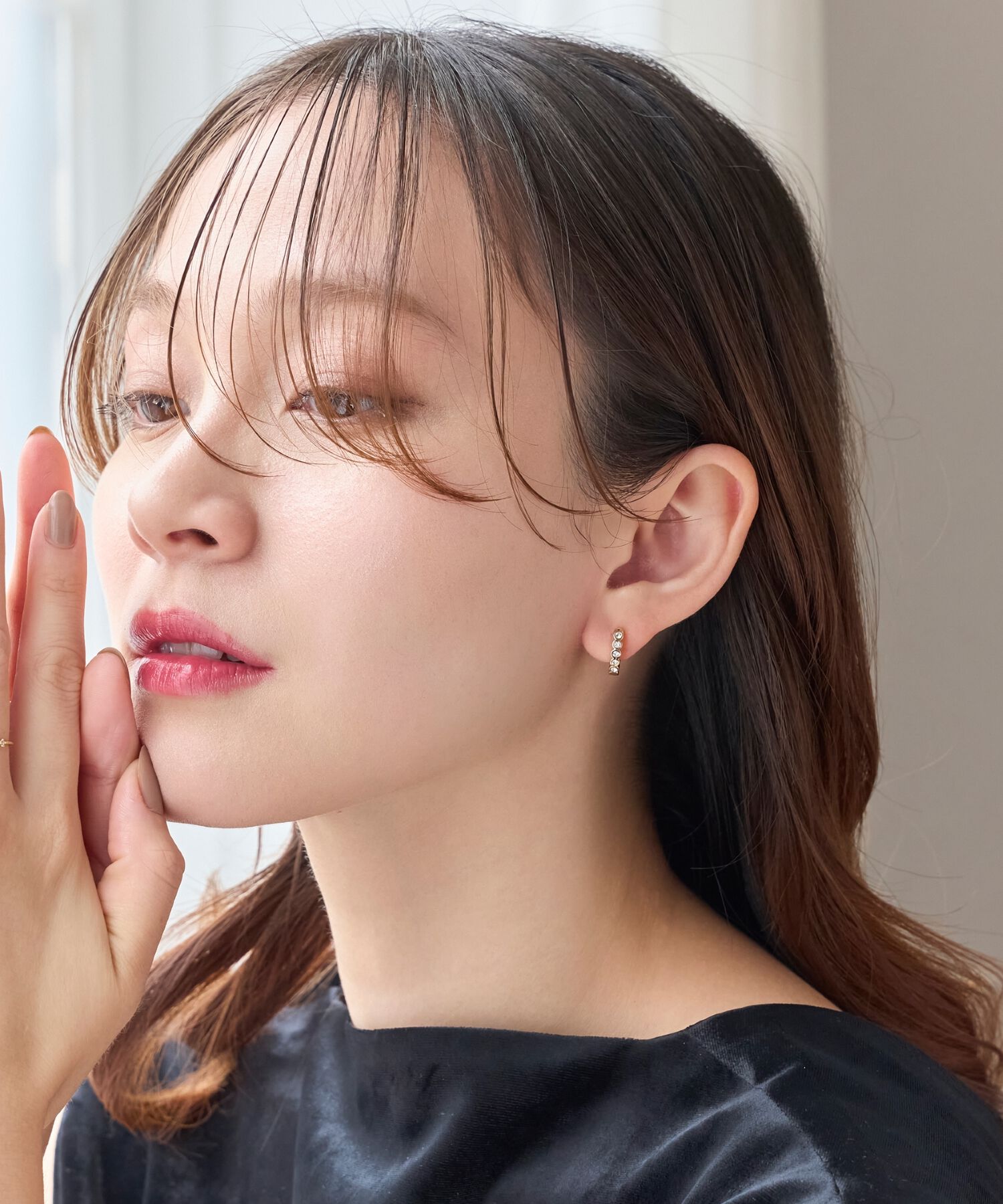 Phoebe「【金属アレルギー対応/痛くないシリーズ】プチベゼルフープライトフィットイヤリング　ゴールド」|イヤリング|