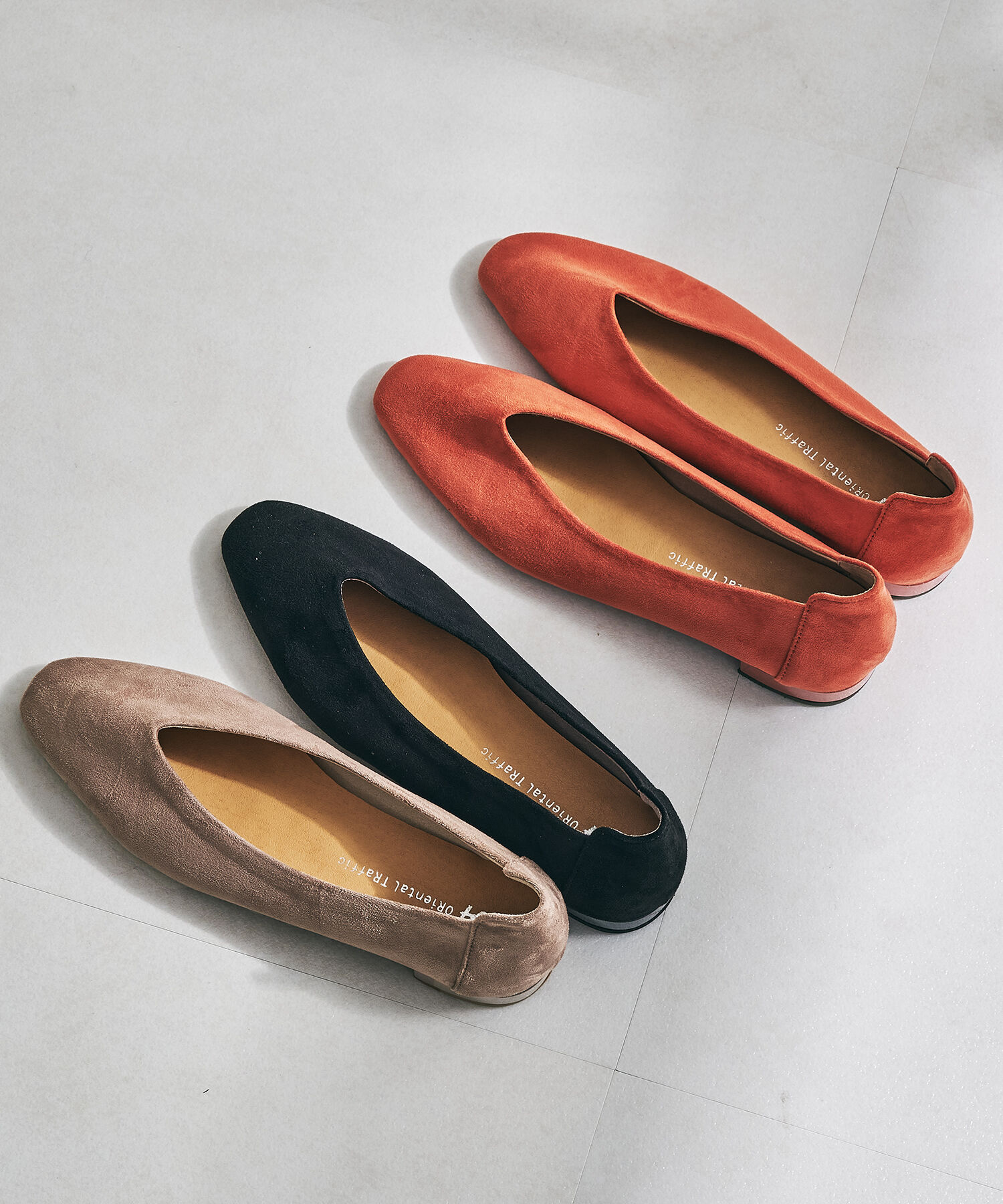 WA Oriental TRaffic「やわらかVカットフラットパンプス/42111」|パンプス|BLACK