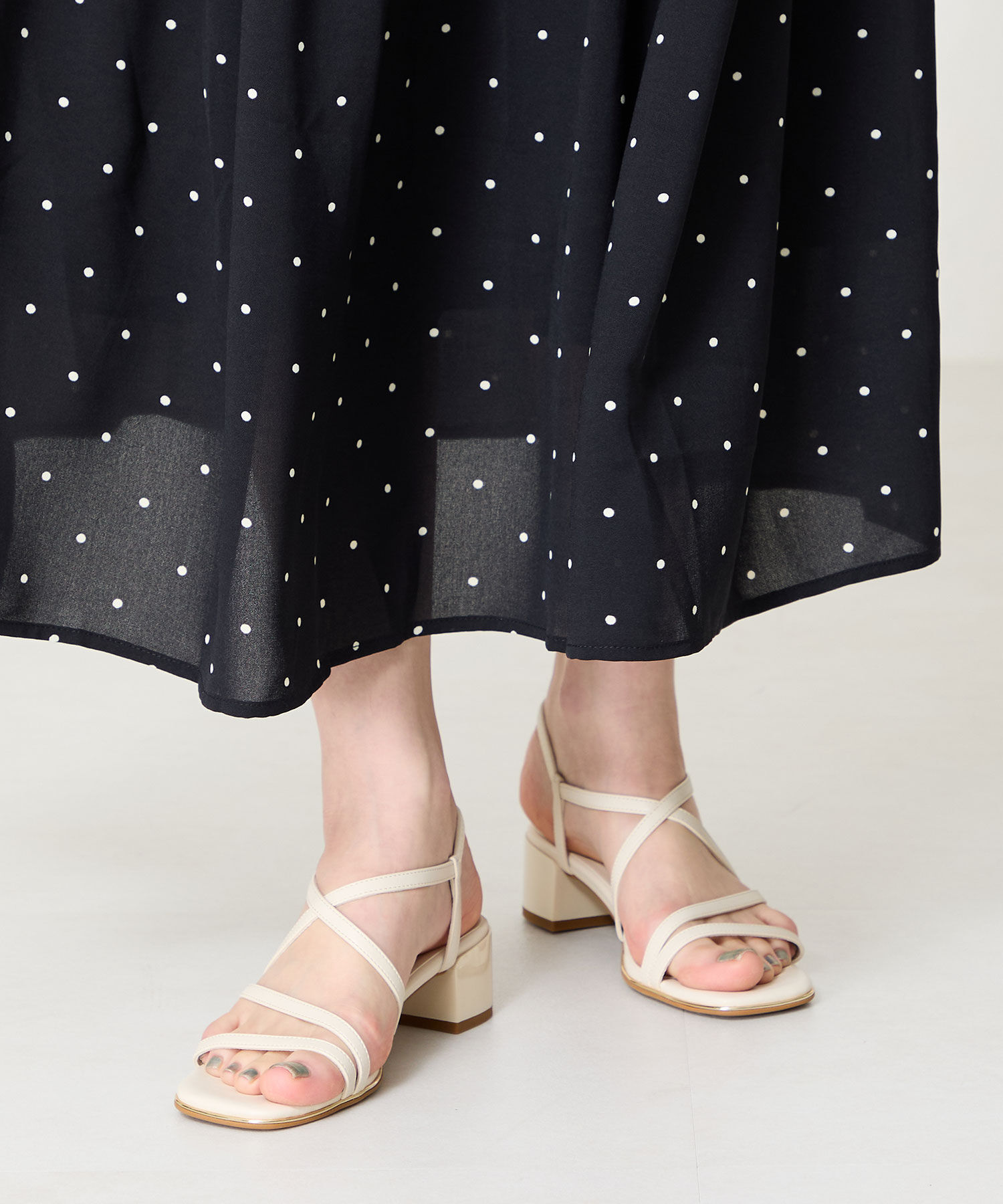 ORiental TRaffic「【WEB限定】●2025春夏新作●ナローストラップメタリックラインサンダル/55202 サンダル トレンド 人気」|サンダル|