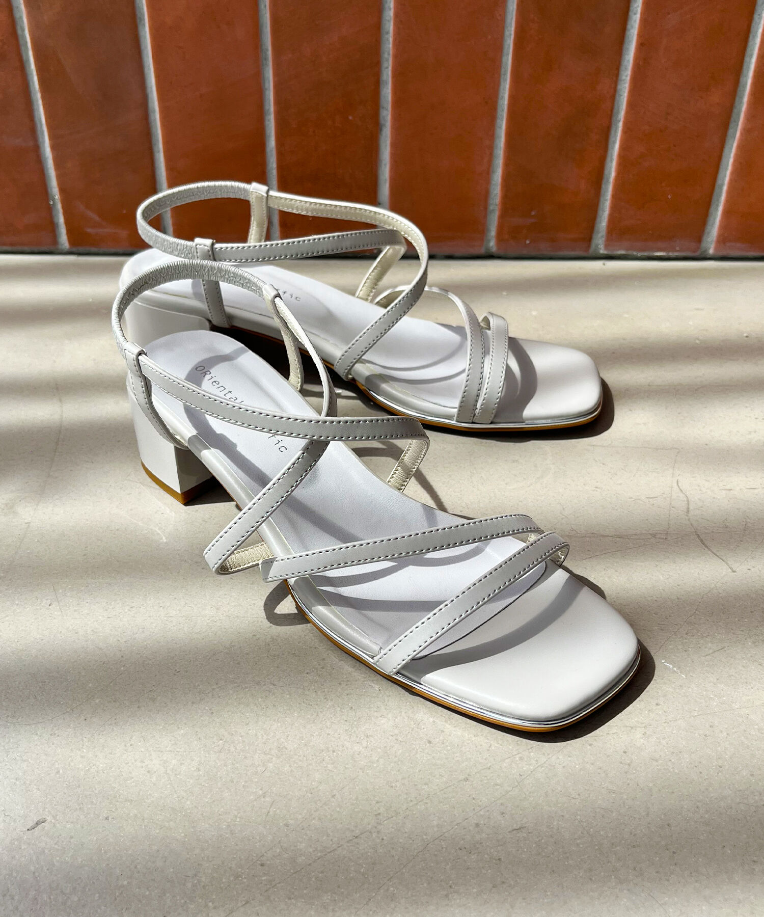 ORiental TRaffic「【WEB限定】●2025春夏新作●ナローストラップメタリックラインサンダル/55202 サンダル トレンド 人気」|サンダル|