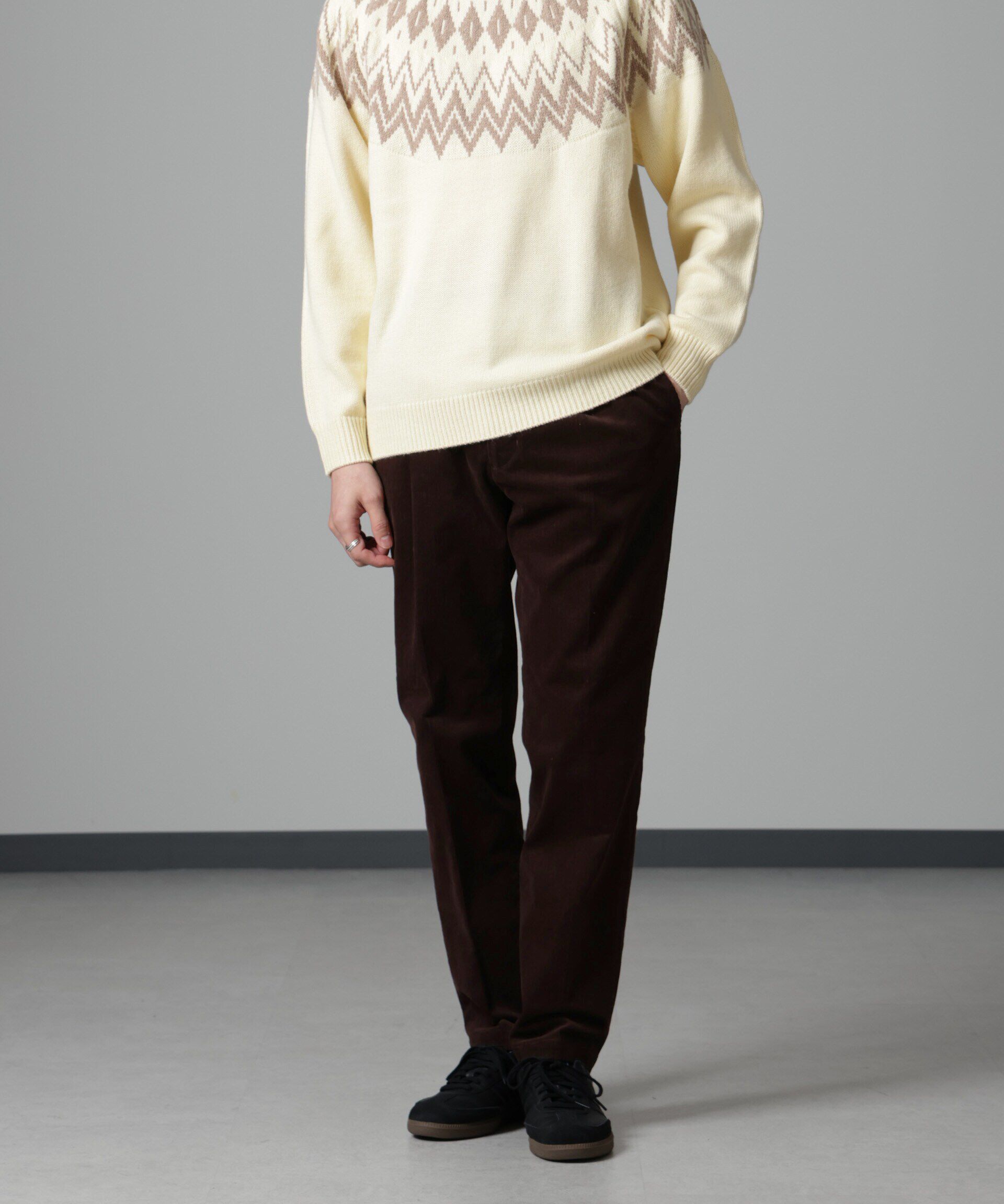 nano･universe「タックテーパードコーデュロイパンツ」|チノ|ブラウン