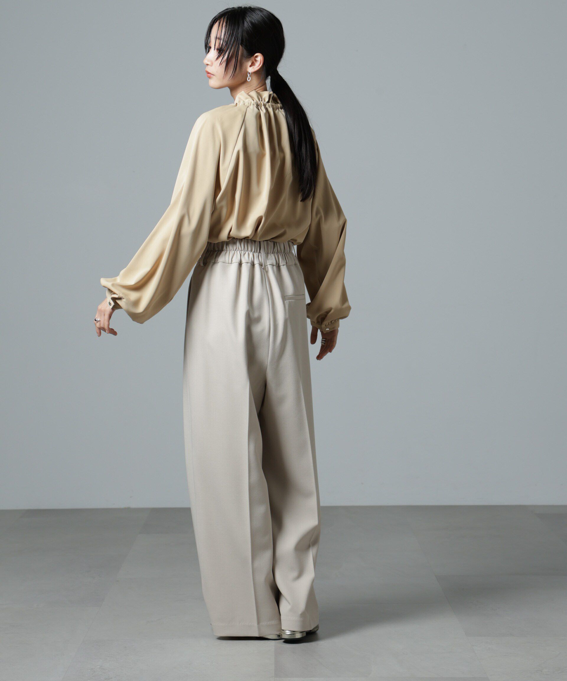 nano･universe「ハイウエスト2タックワイドパンツ」|チノ|