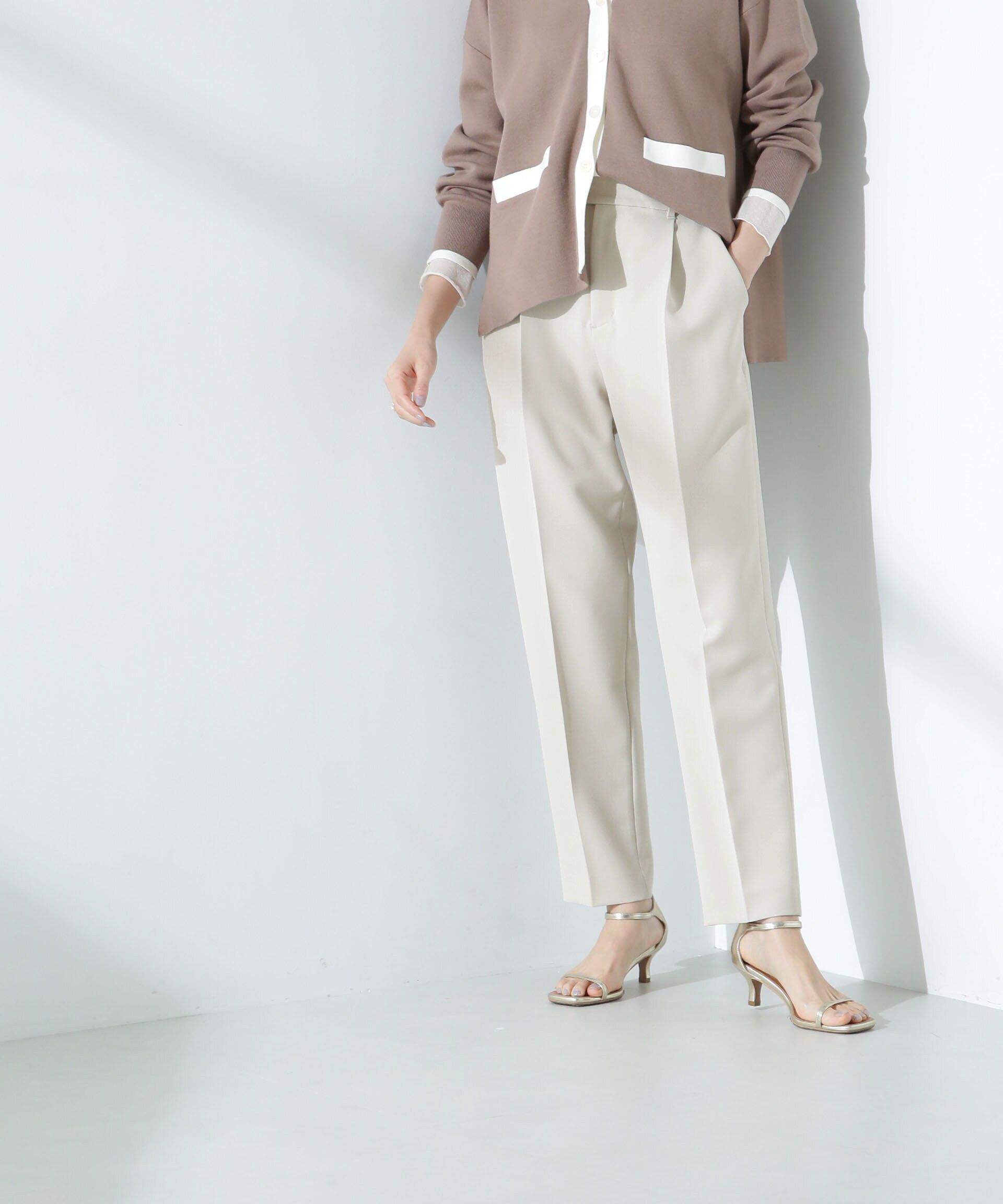 nano･universe「デイリーファンクション タックテーパードパンツ(セットアップ可)」|チノ|アイボリー7