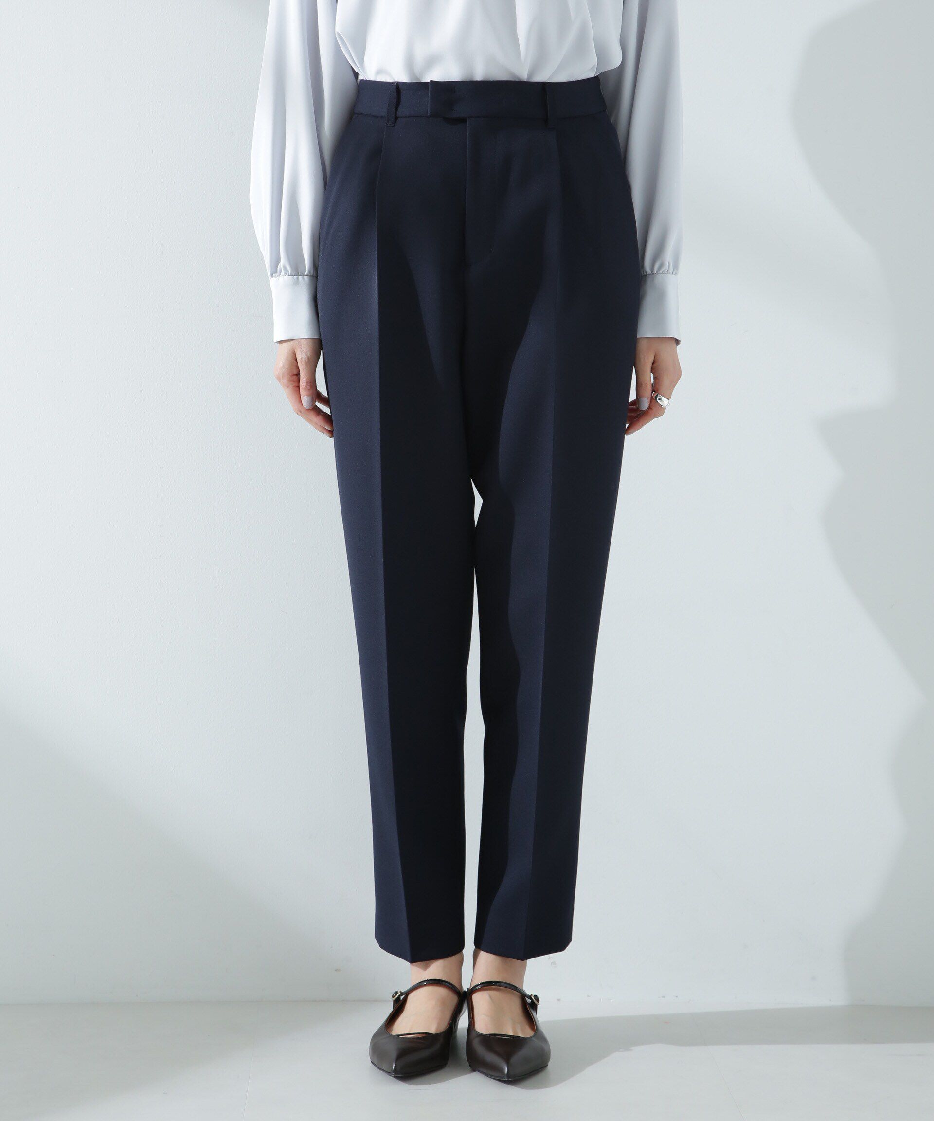 nano･universe「デイリーファンクション タックテーパードパンツ(セットアップ可)」|チノ|