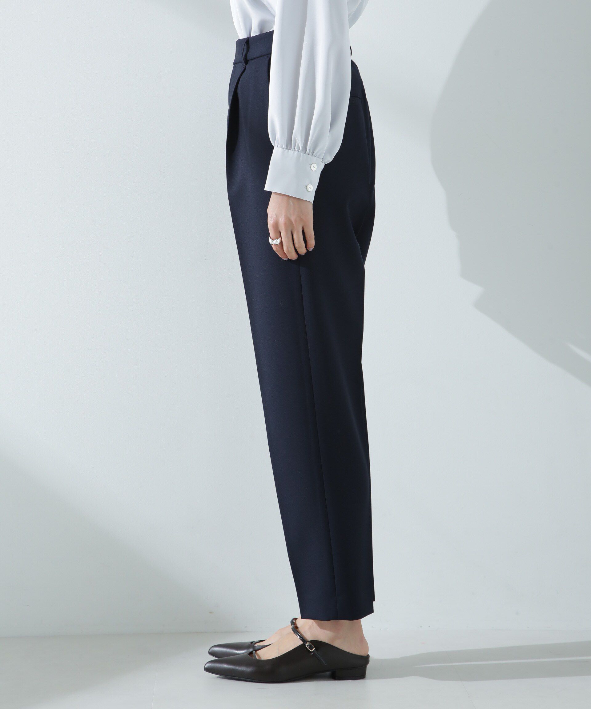 nano･universe「デイリーファンクション タックテーパードパンツ(セットアップ可)」|チノ|