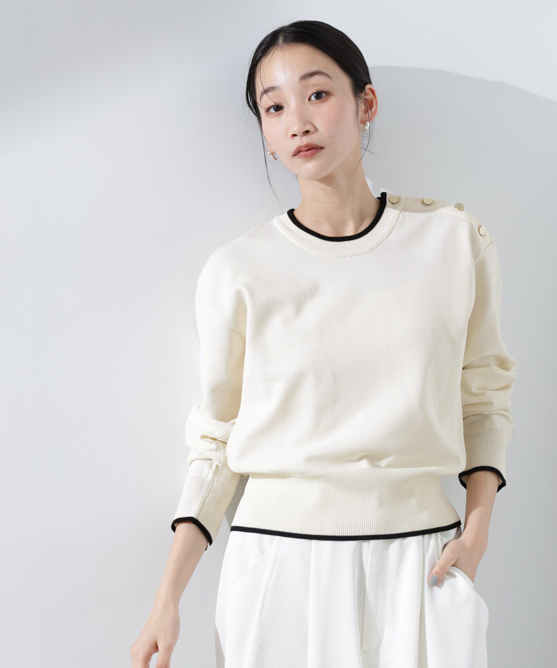 nano･universe「洗濯機洗可UVカットバイカラー釦ディティールニット」|ニット・セーター|オフホワイト1