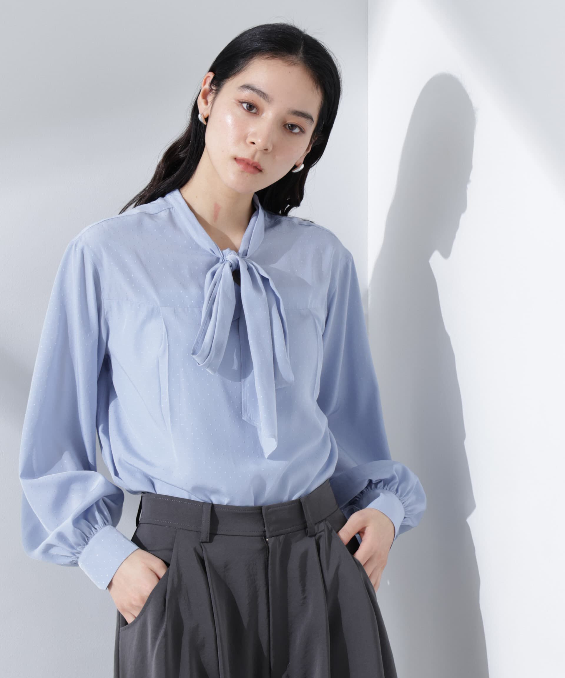 nano･universe「前後2WAYボウタイブラウス」|シャツ・ブラウス|L.ブルー1