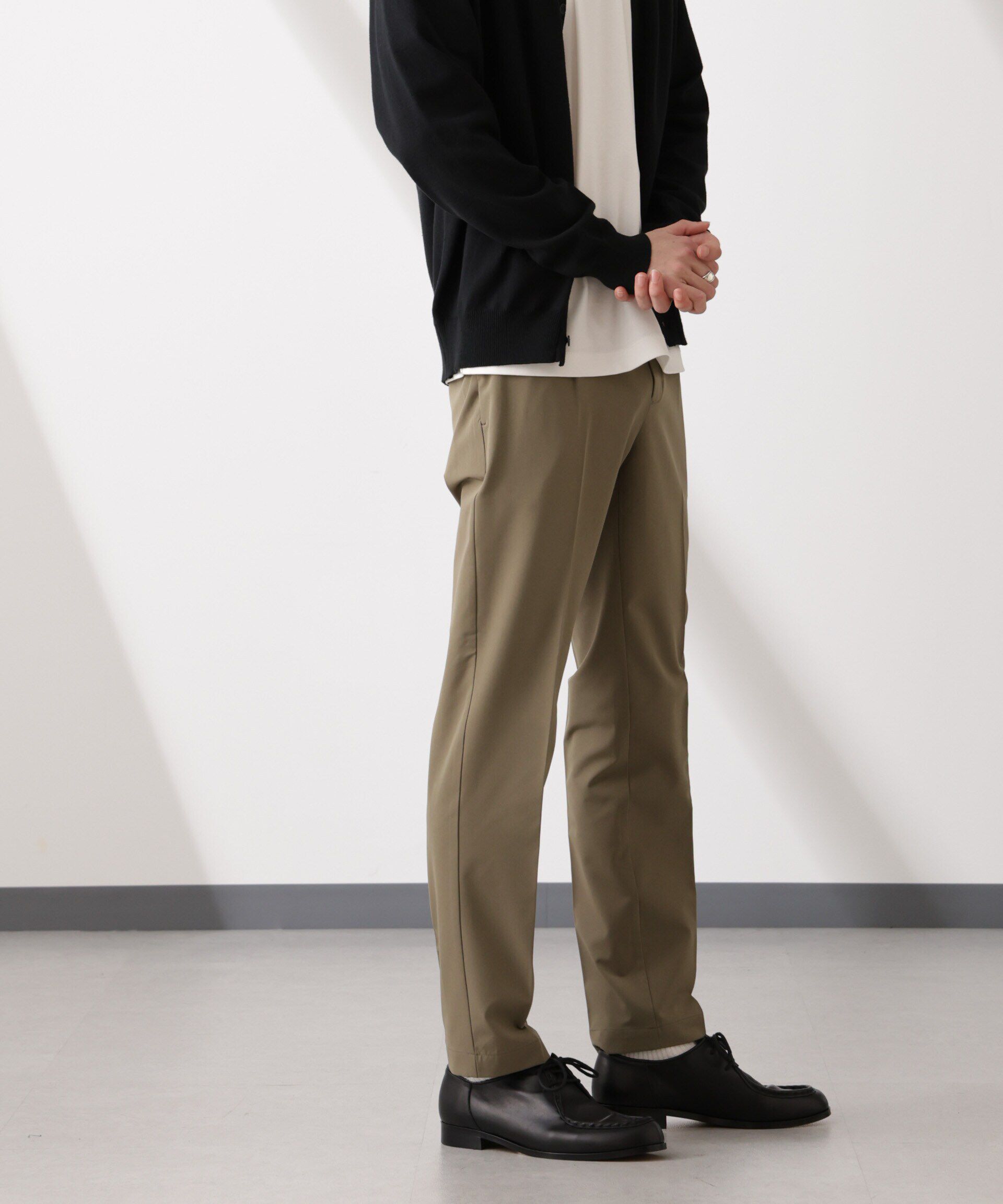 nano･universe「ライトウェイトストレッチ タイトスラックス(セットアップ可)」|チノ|カーキ