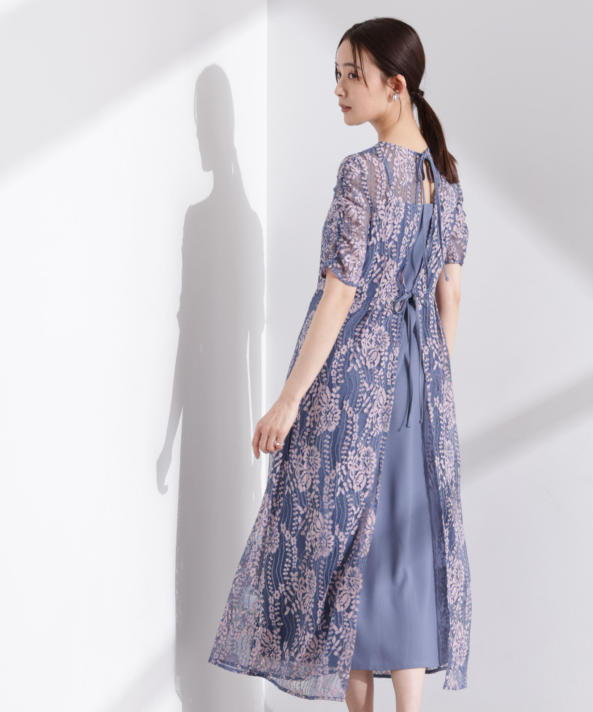 nano･universe「kaene/配色レースエプロンワンピース」|ワンピース|サックス5