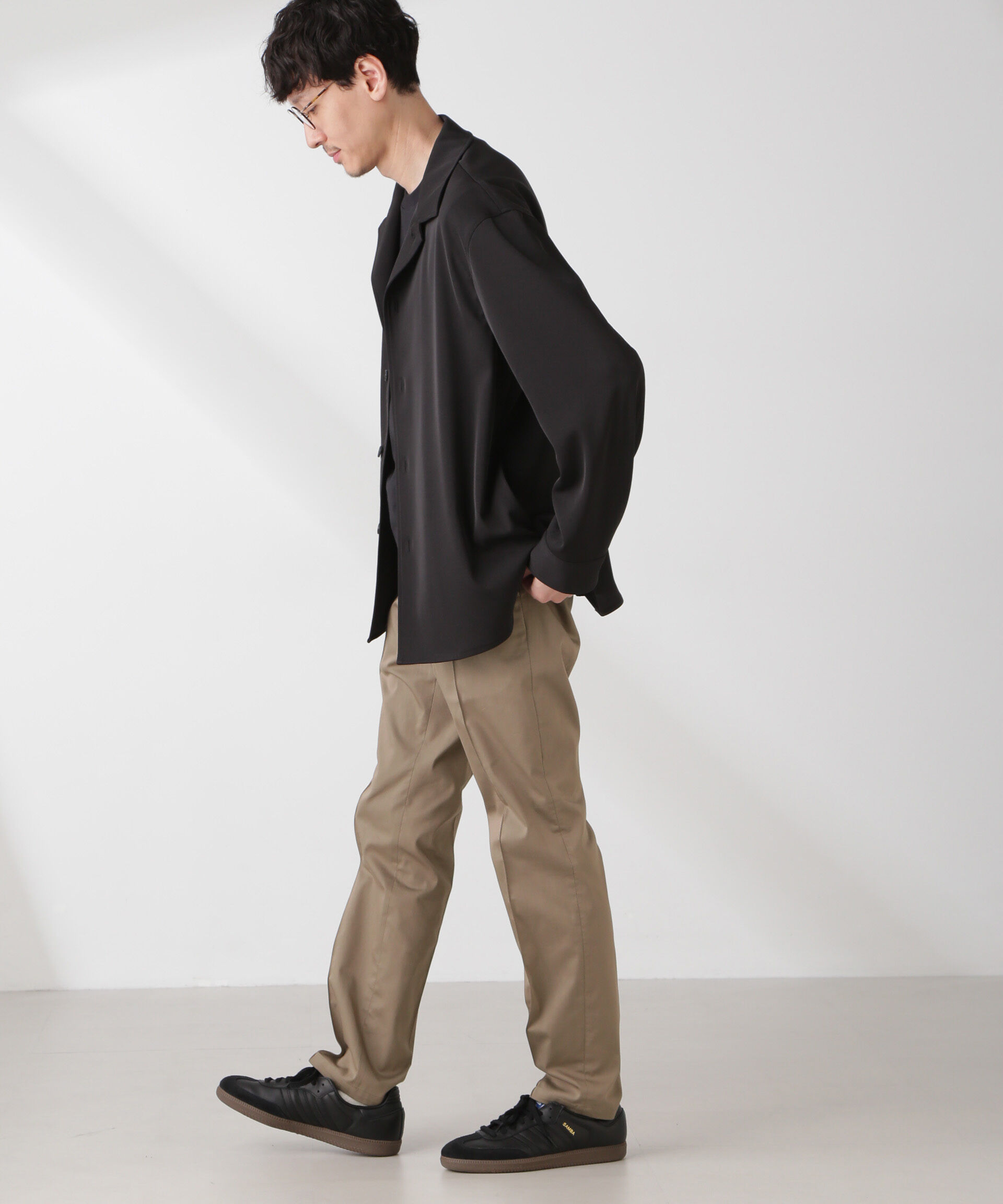 nano･universe「ソラーロライトストレッチテーパードイージーパンツ(セットアップ可)」|チノ|