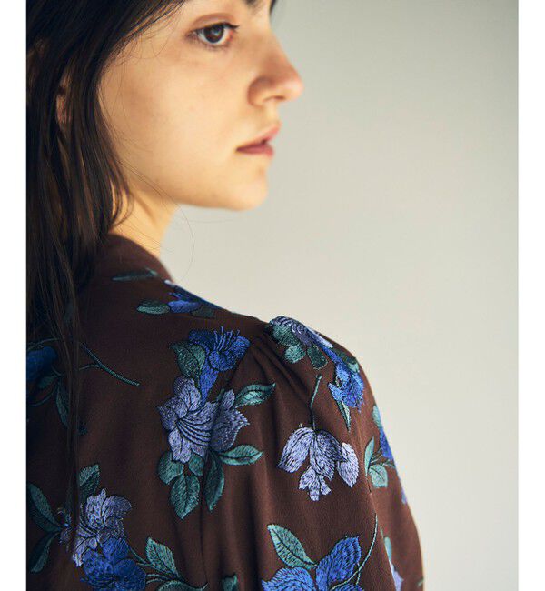 GRACE CONTINENTAL「フラワー刺繍ショートトップ」|シャツ・ブラウス|