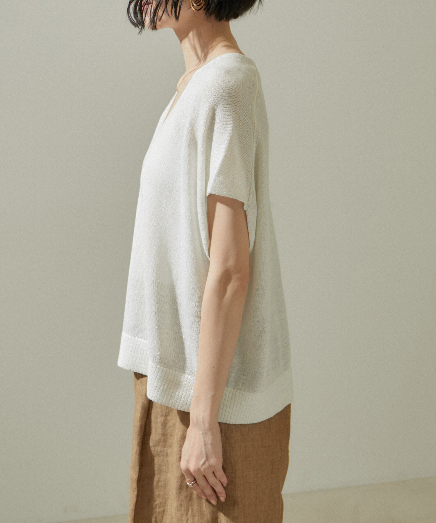 SALON adam et rope'「スパークルリネンラメフレンチスリーブVネックプルオーバー」|ニット・セーター|