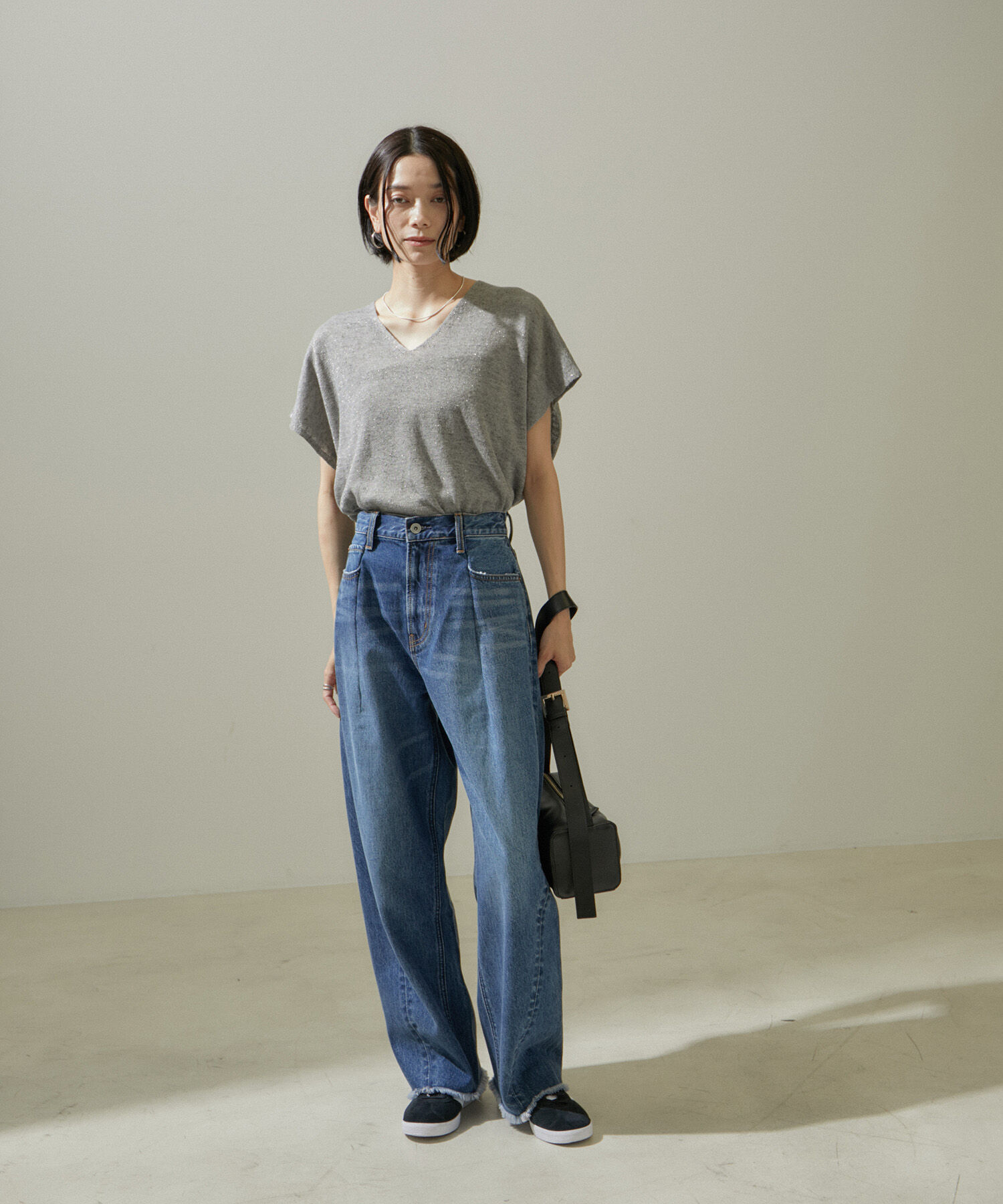 SALON adam et rope'「スパークルリネンラメフレンチスリーブVネックプルオーバー」|ニット・セーター|