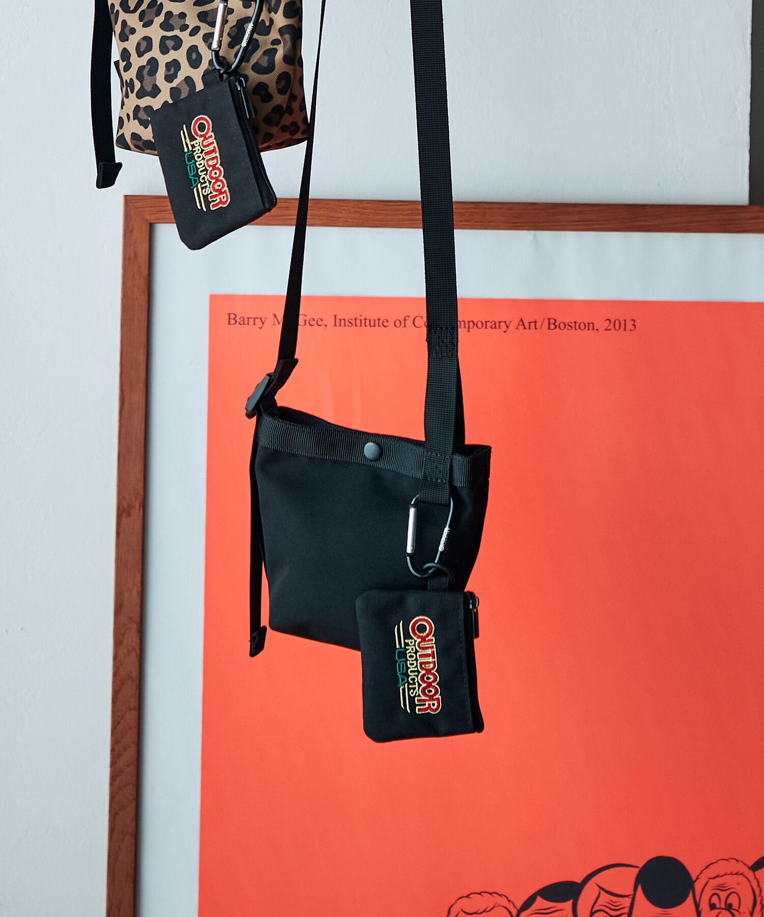 VIS「【OUTDOOR PRODUCTS】ポーチ付きミニミニショルダーバッグ」|ショルダー・メッセンジャー|ブラック(01)