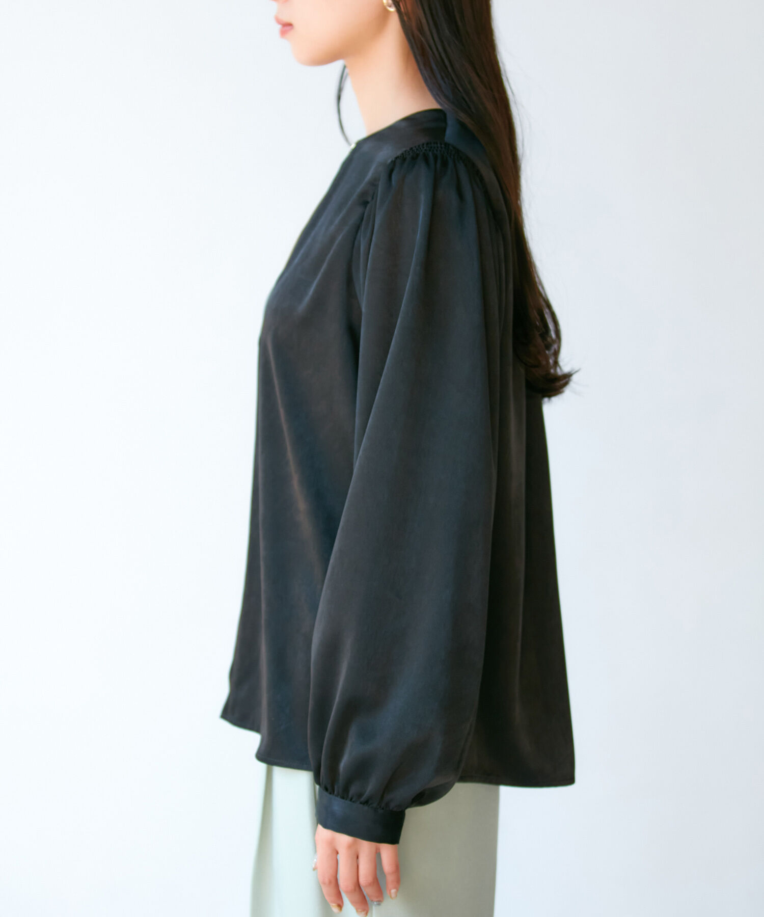 VIS「【前後2WAY】ファスナーピーチサテンブラウス」|シャツ・ブラウス|