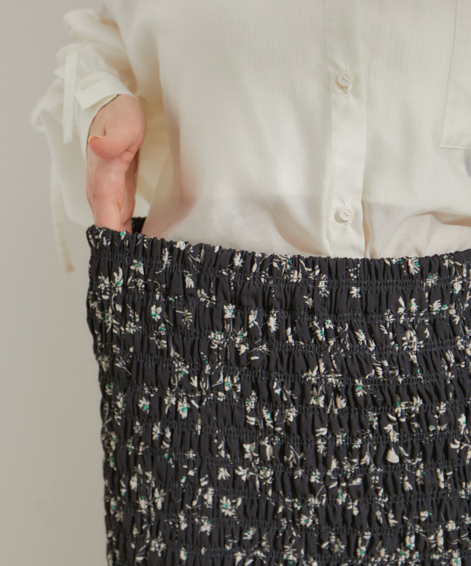 VIS「【セットアップ対応】花柄シャーリングロングスカート」|スカート|