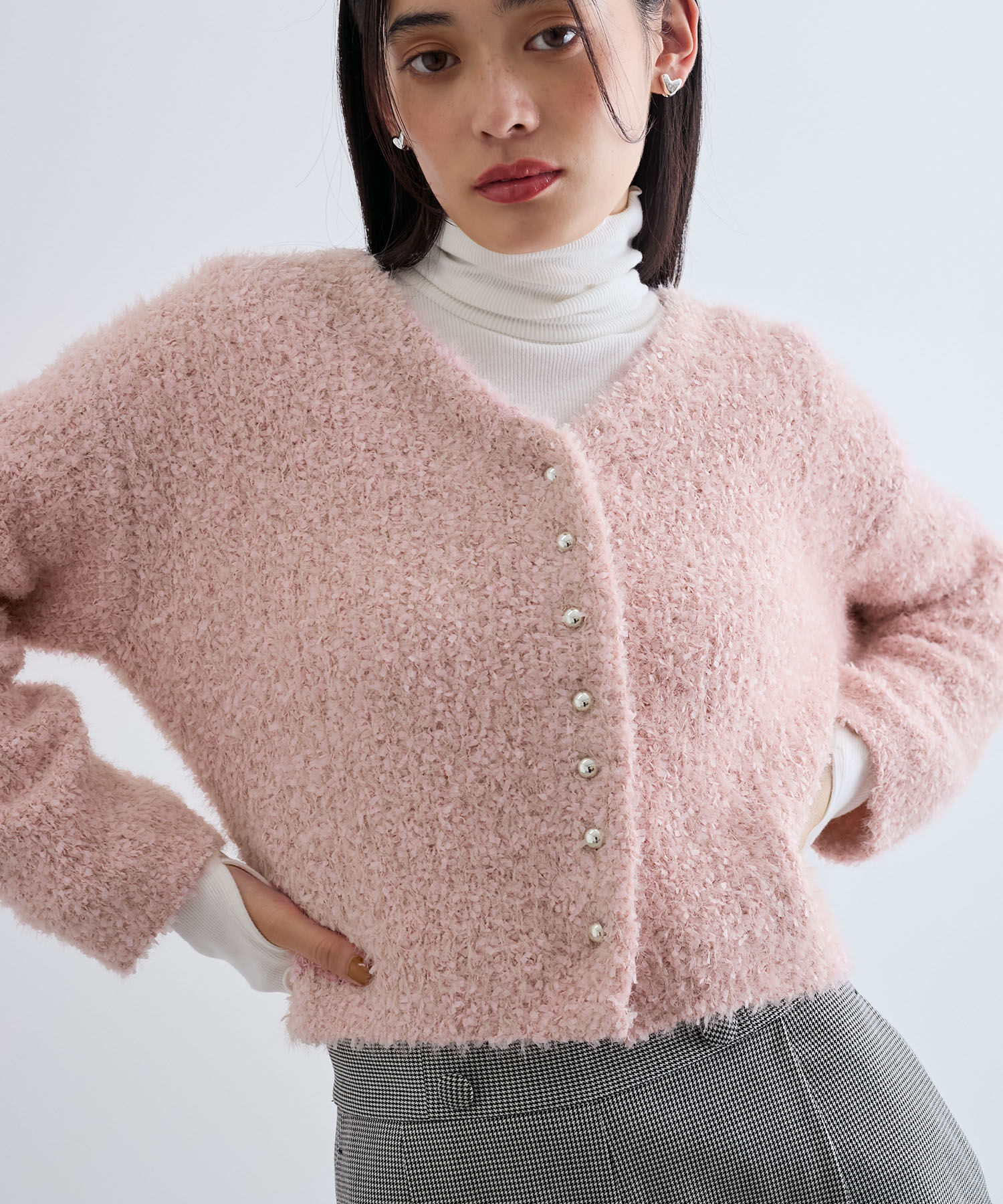 VIS「フェザーリボンヤーン多釦カーディガン」|カーディガン|ピンク(63)