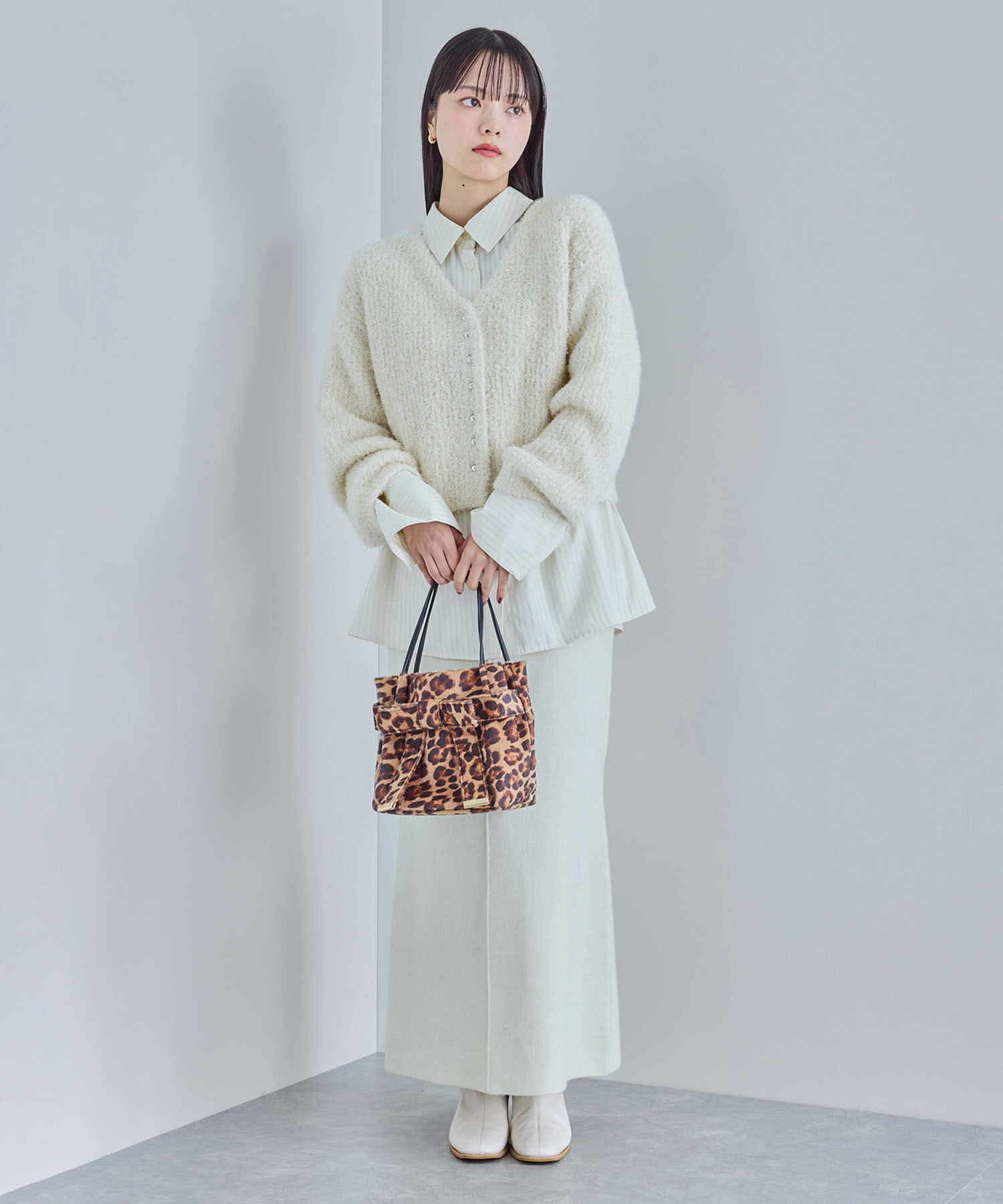 VIS「フェザーリボンヤーン多釦カーディガン」|カーディガン|