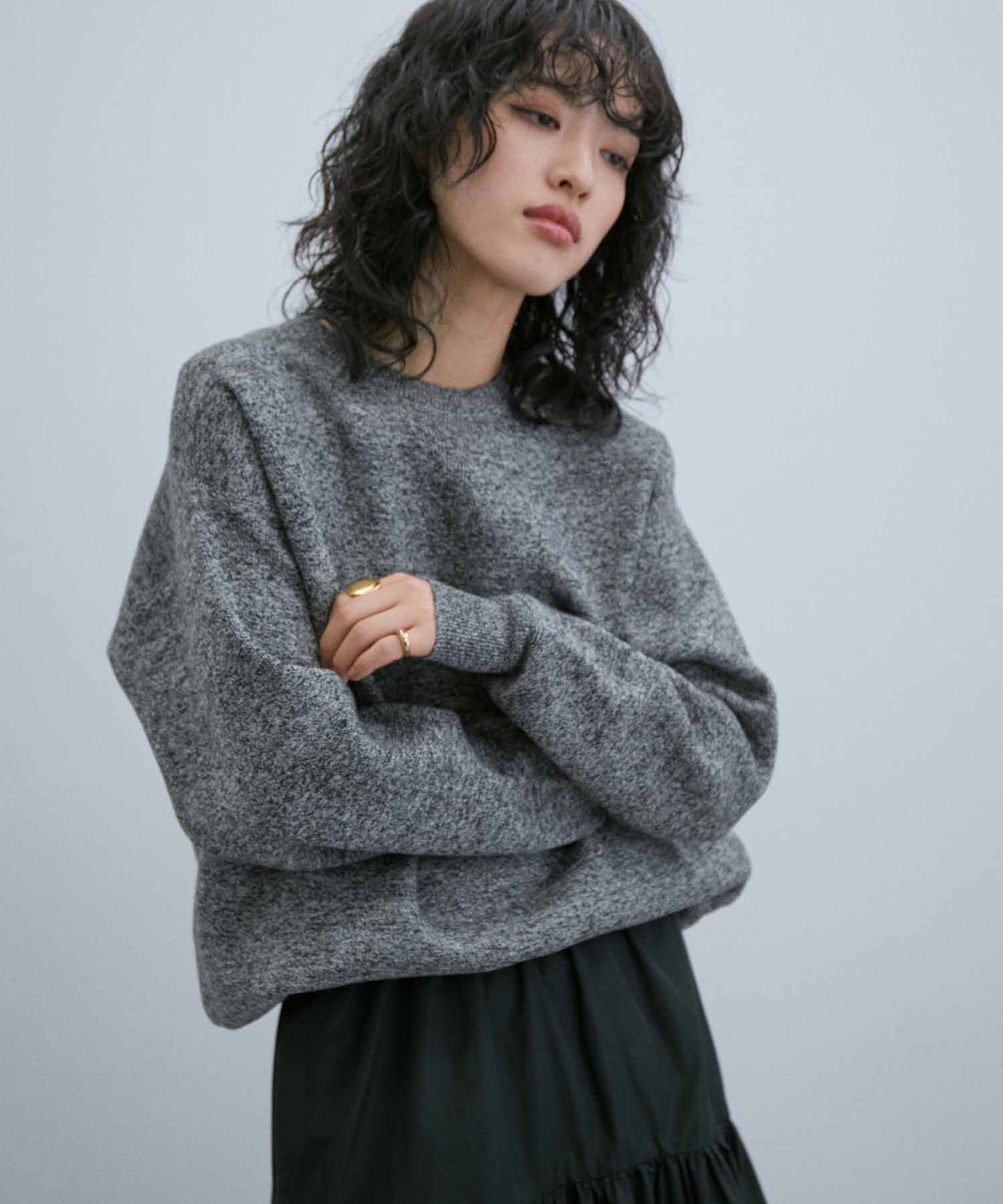 ADAM ET ROPE'「《ドラマ着用》杢スウェット クルーネック ニットプルオーバー/ヘビーウエイト/ユニセックス」|ニット・セーター|