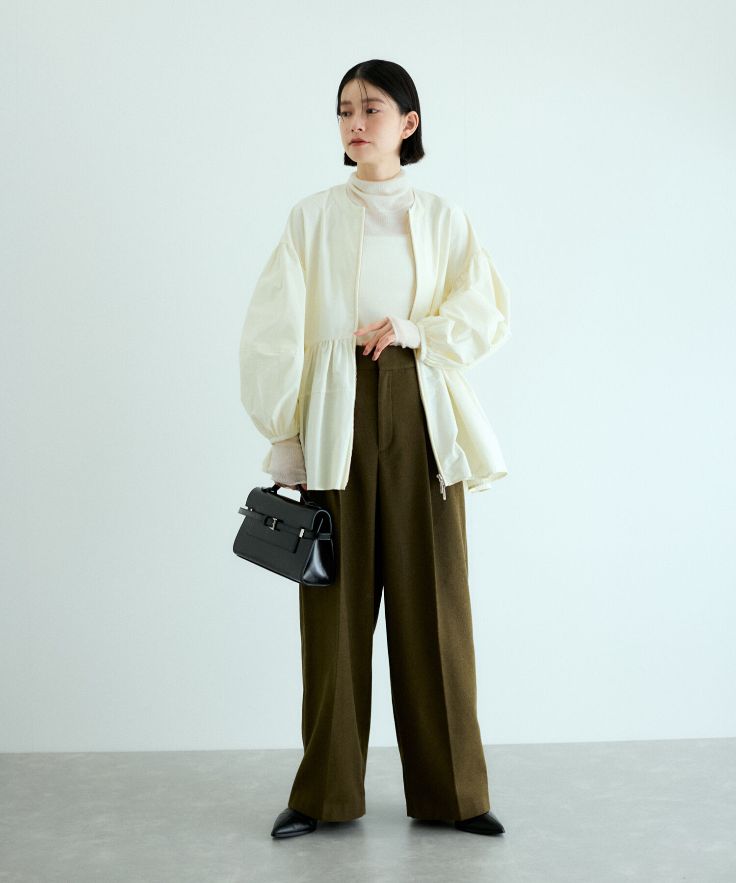 ADAM ET ROPE'「【再入荷・新色追加・サステナブル】ペプラムジップブラウス」|シャツ・ブラウス|