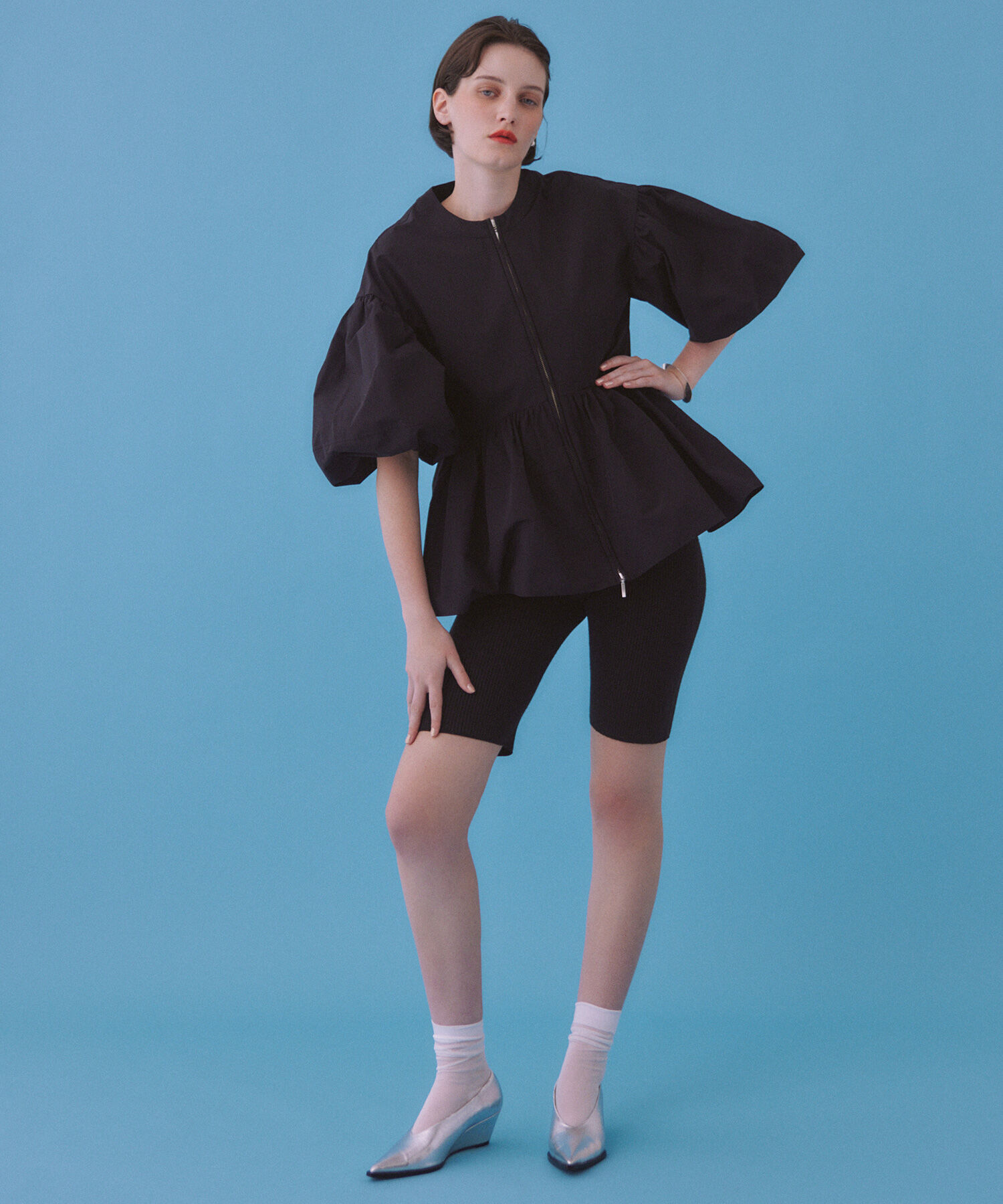 ADAM ET ROPE'「【再入荷・新色追加・サステナブル】ペプラムジップブラウス」|シャツ・ブラウス|