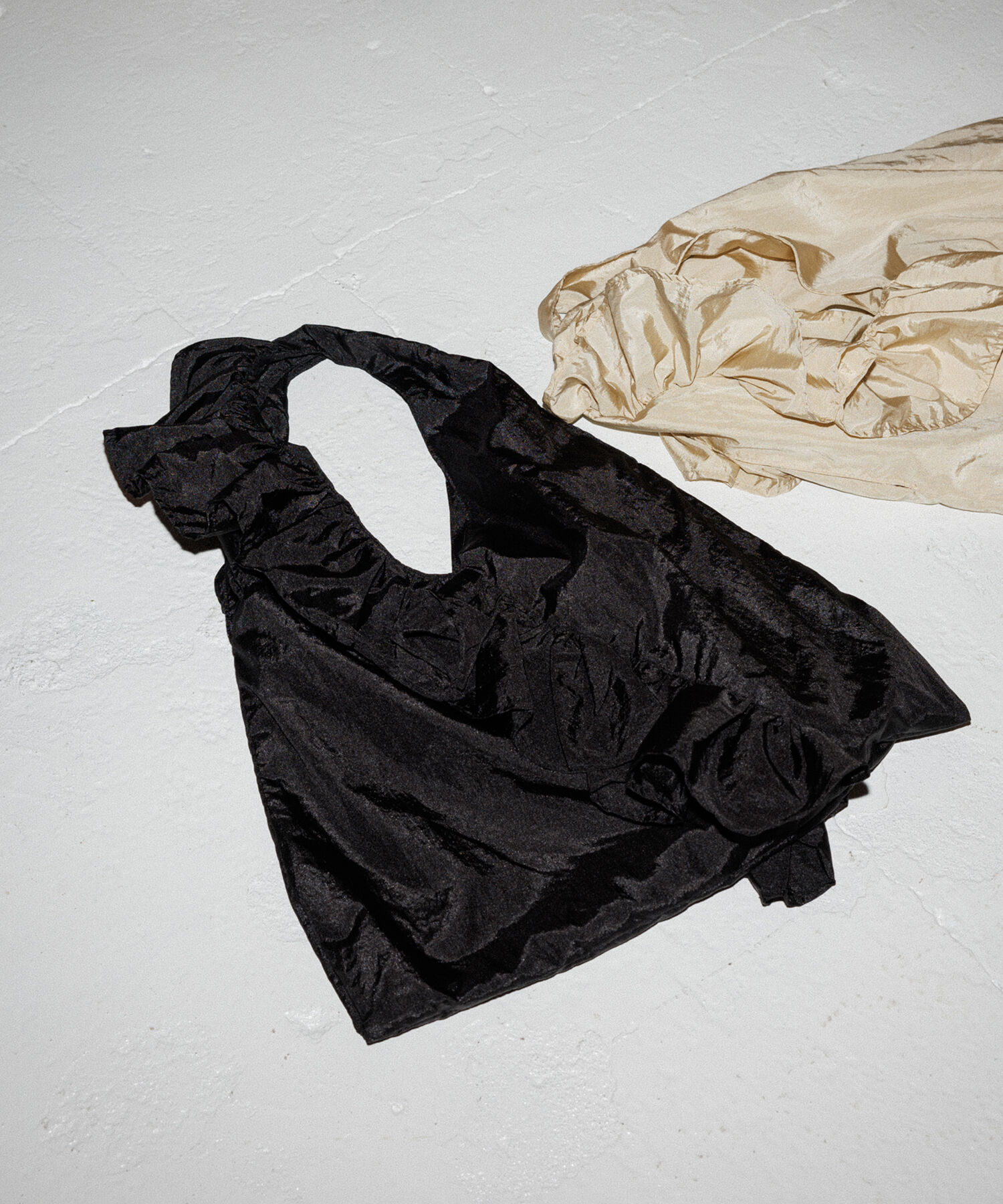 ADAM ET ROPE'「【サステナブル】ギャザーフリルバッグ」|トートバッグ|ブラック(01)