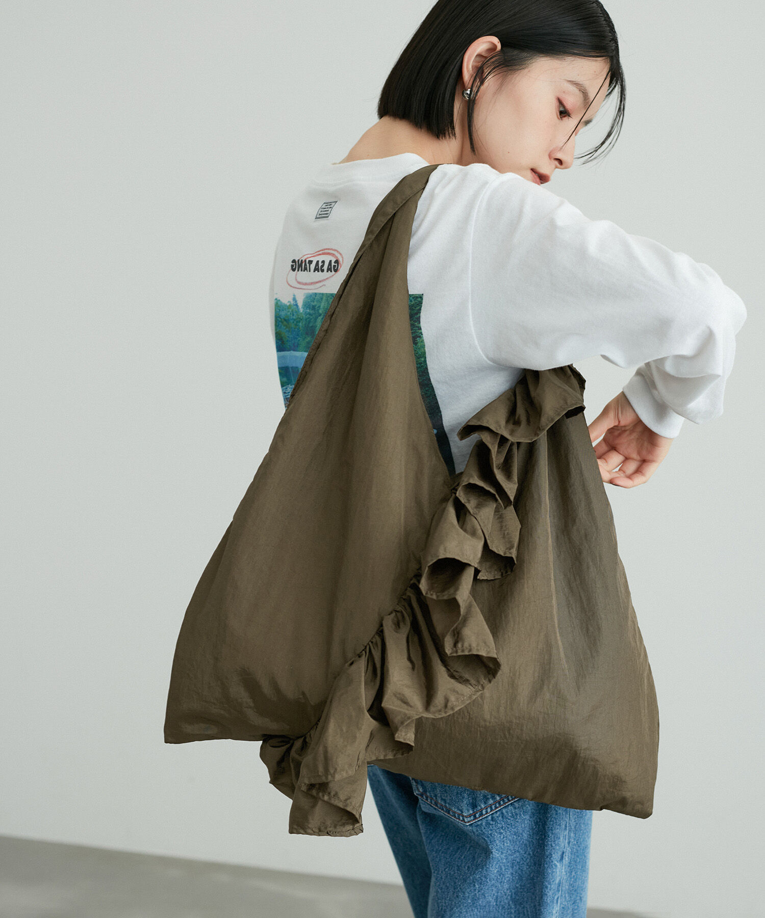 ADAM ET ROPE'「【サステナブル】ギャザーフリルバッグ」|トートバッグ|カーキ(36)