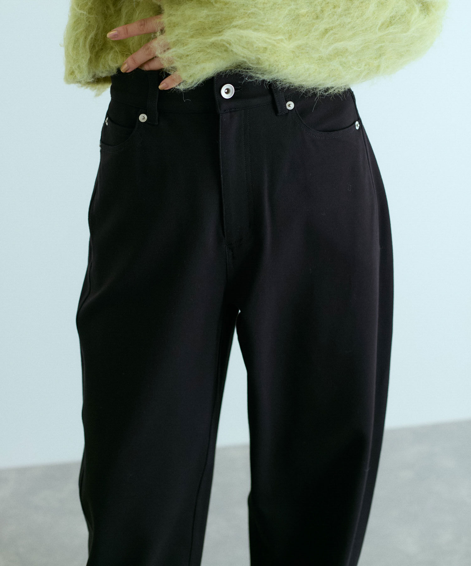 ADAM ET ROPE'「ハイストレッチカルゼパンツ」|チノ|