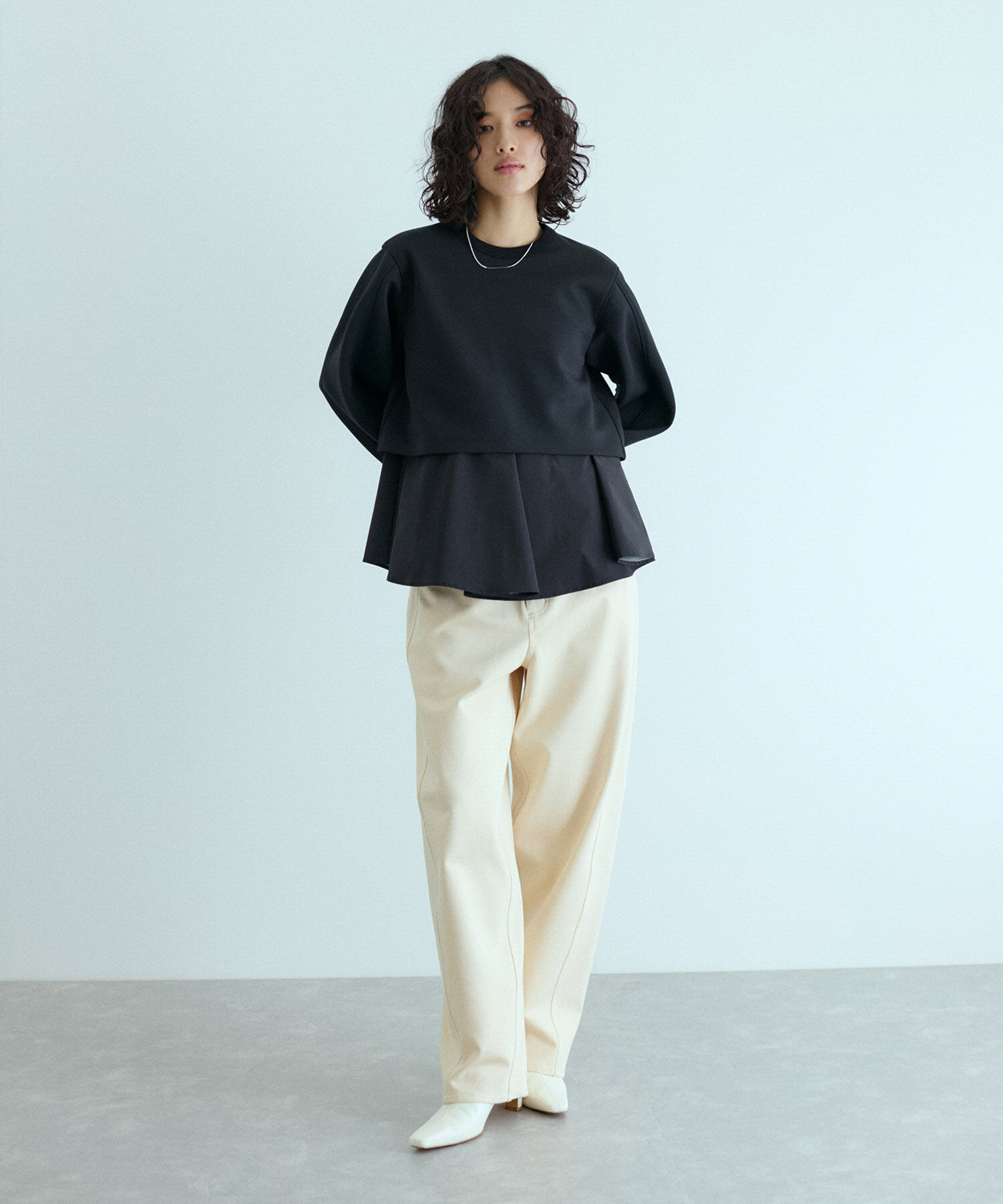 ADAM ET ROPE'「ハイストレッチカルゼパンツ」|チノ|