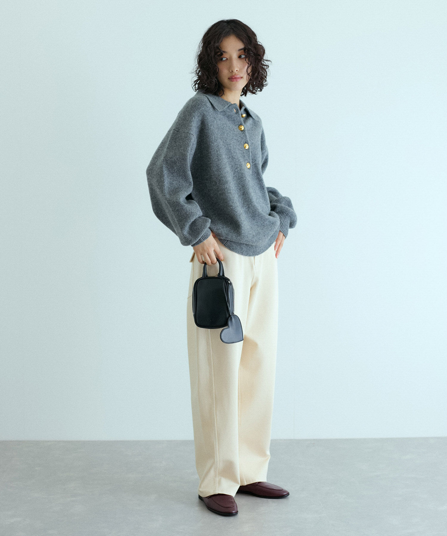 ADAM ET ROPE'「ハイストレッチカルゼパンツ」|チノ|