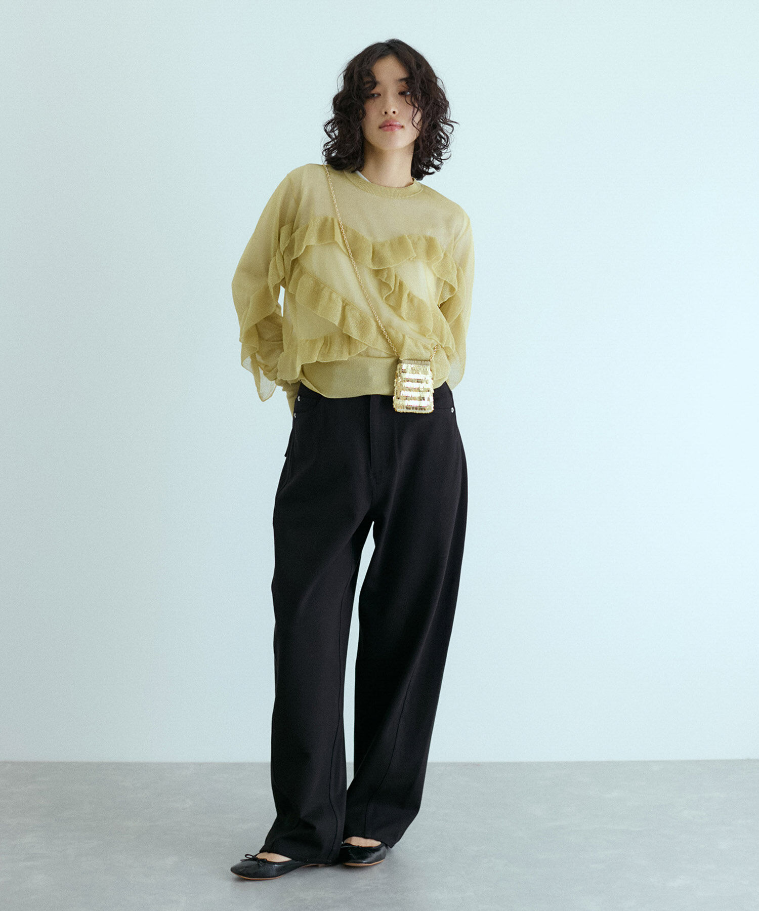 ADAM ET ROPE'「ハイストレッチカルゼパンツ」|チノ|