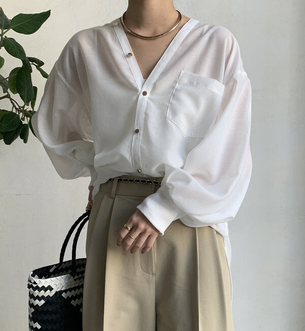  「【新色追加】GOLDボタンVVシャツ」|シャツ・ブラウス|