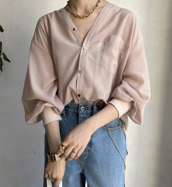  「【新色追加】GOLDボタンVVシャツ」|シャツ・ブラウス|