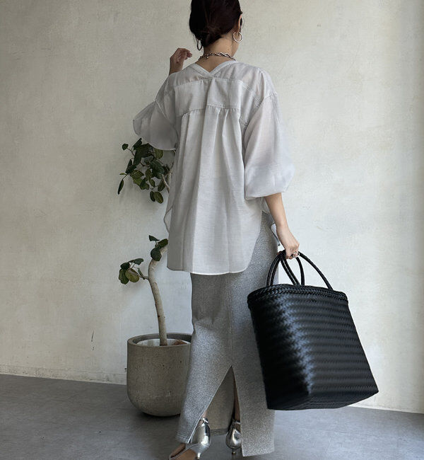  「【新色追加】GOLDボタンVVシャツ」|シャツ・ブラウス|