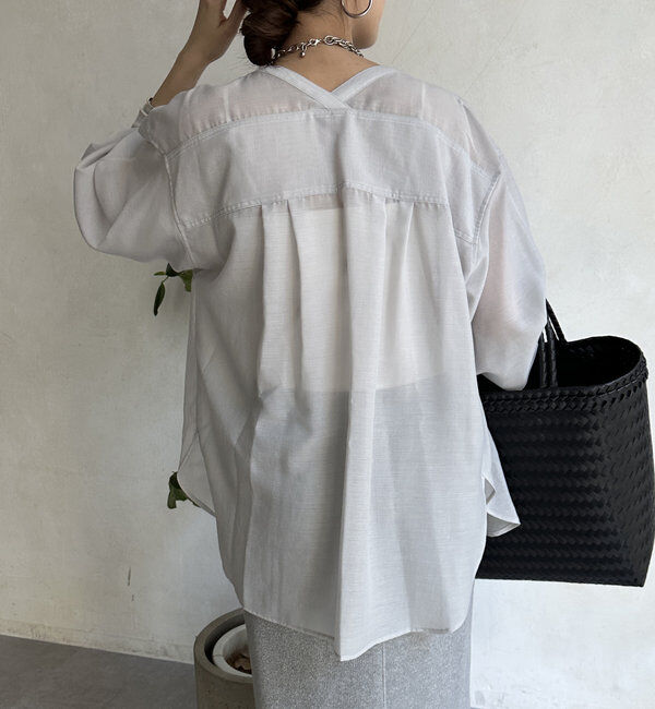  「【新色追加】GOLDボタンVVシャツ」|シャツ・ブラウス|