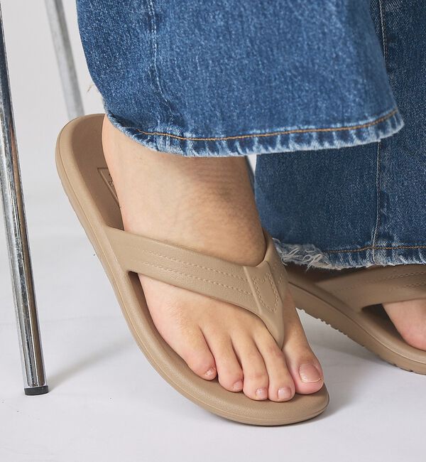 Rouge vif「【ISLAND SLIPPER / アイランド・スリッパ】EVA トングサンダル」|サンダル|グレージュ