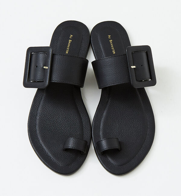 AU BANNISTER「【販売店舗限定】サムホルダーフラットサンダル」|サンダル|