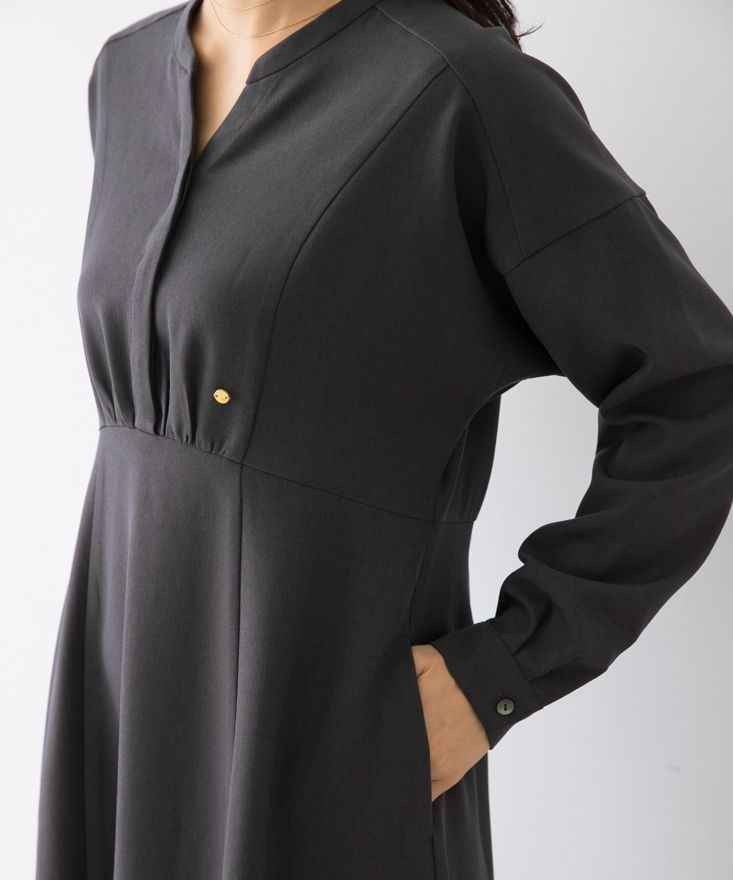 URBAN RESEARCH ROSSO「『UR TECH SMOOTHLUXE』F by ROSSO　キーネックワンピース」|ワンピース|