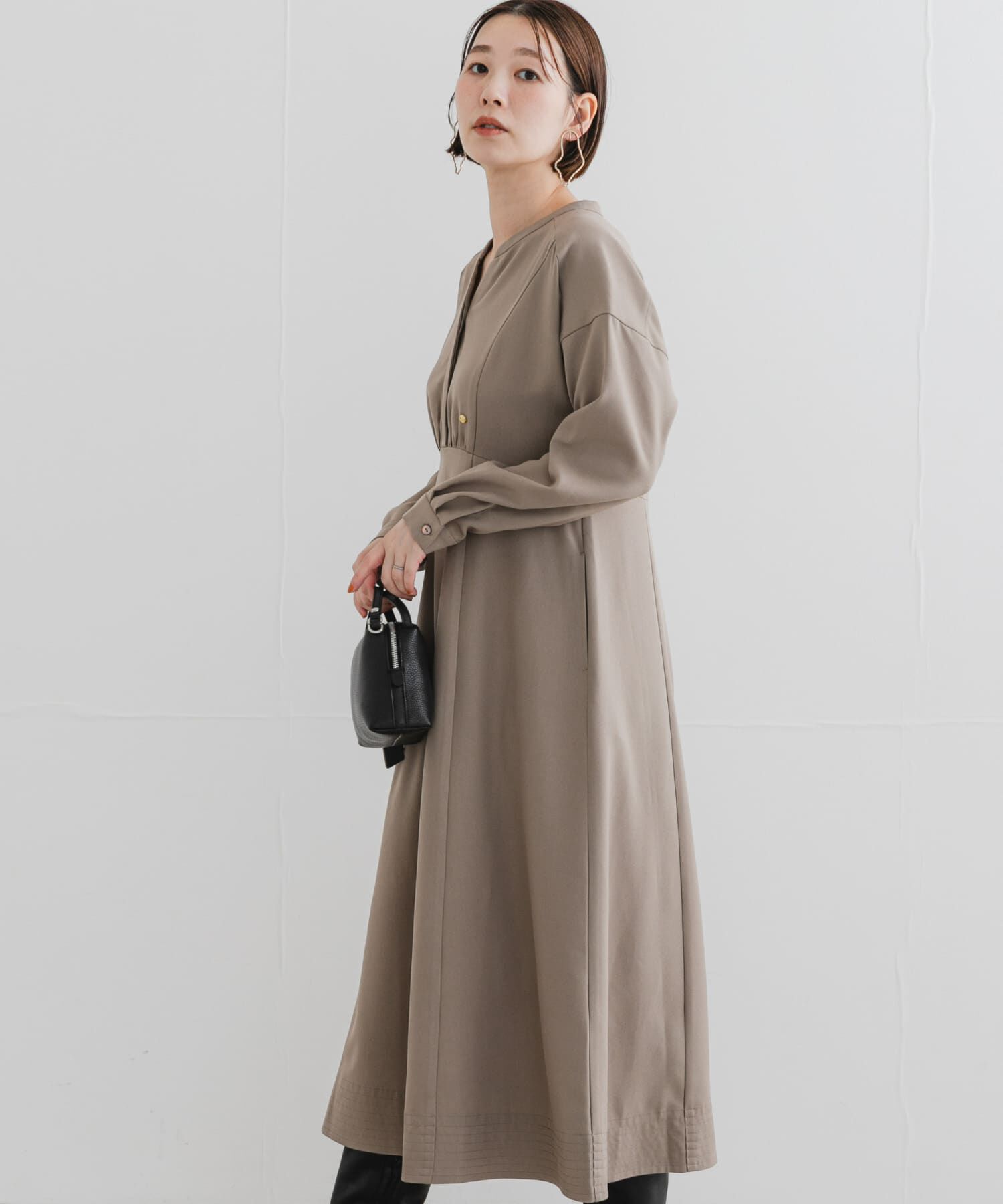 URBAN RESEARCH ROSSO「『UR TECH SMOOTHLUXE』F by ROSSO　キーネックワンピース」|ワンピース|