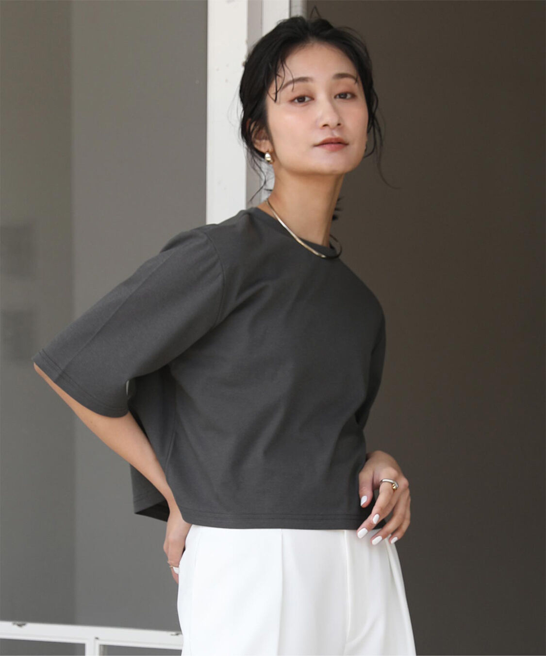 ur's「汗染み防止クロップドTシャツ」|Tシャツ・カットソー|チャコール