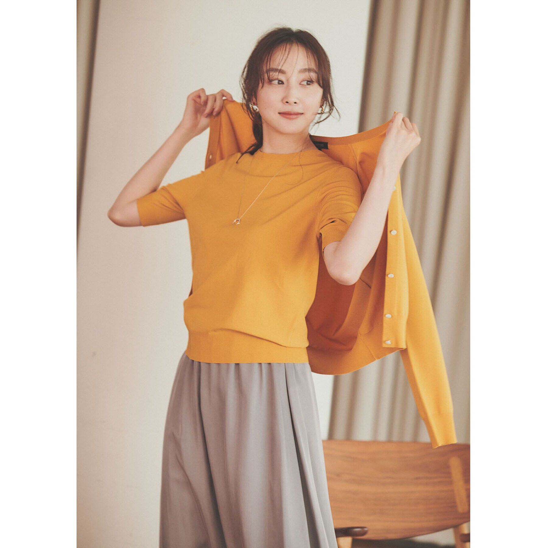 UNTITLED「【サラッと薄手素材/アンサンブル可能】レーヨンストレッチ クルーネックニット」|ニット・セーター|イエロー(032)