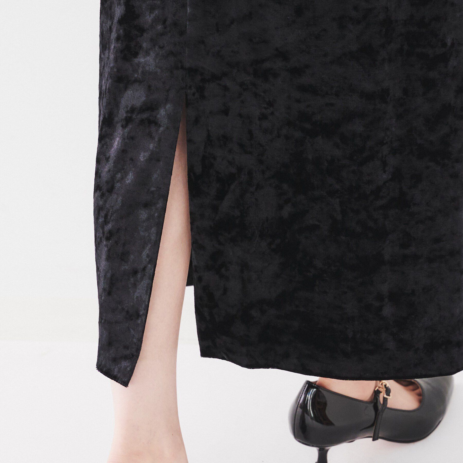 UNTITLED「【後ろウエストゴム/スリット/洗える】クラッシュベロア ナロースカート」|スカート|