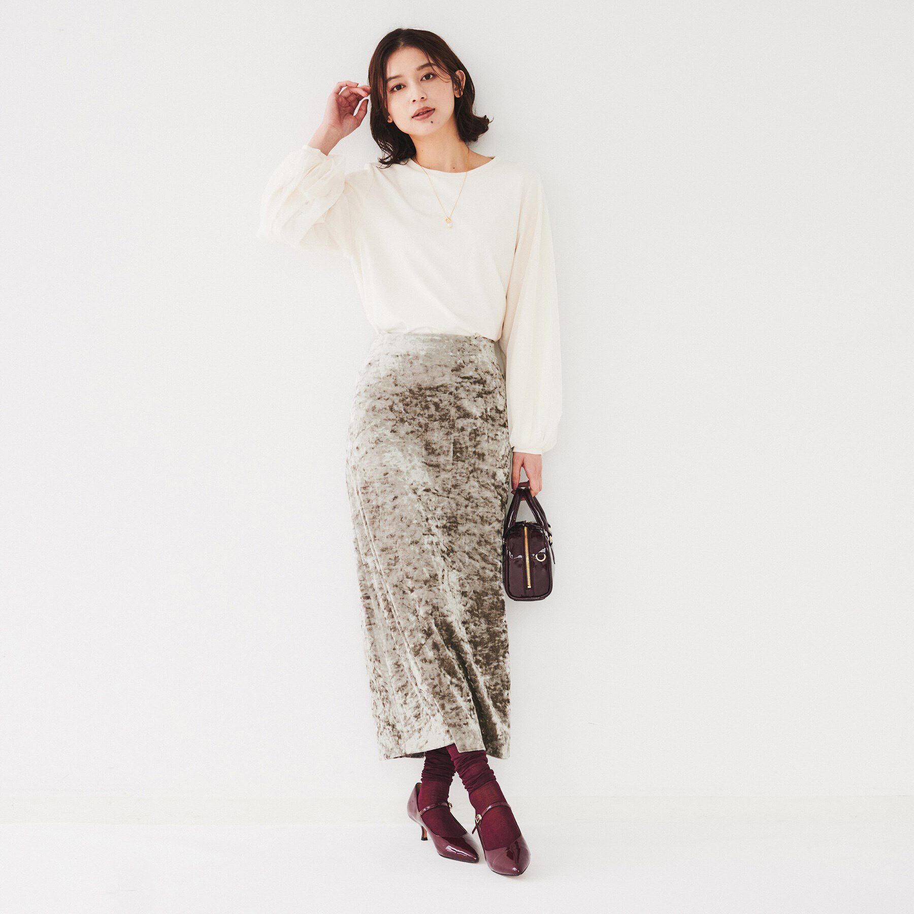 UNTITLED「【後ろウエストゴム/スリット/洗える】クラッシュベロア ナロースカート」|スカート|