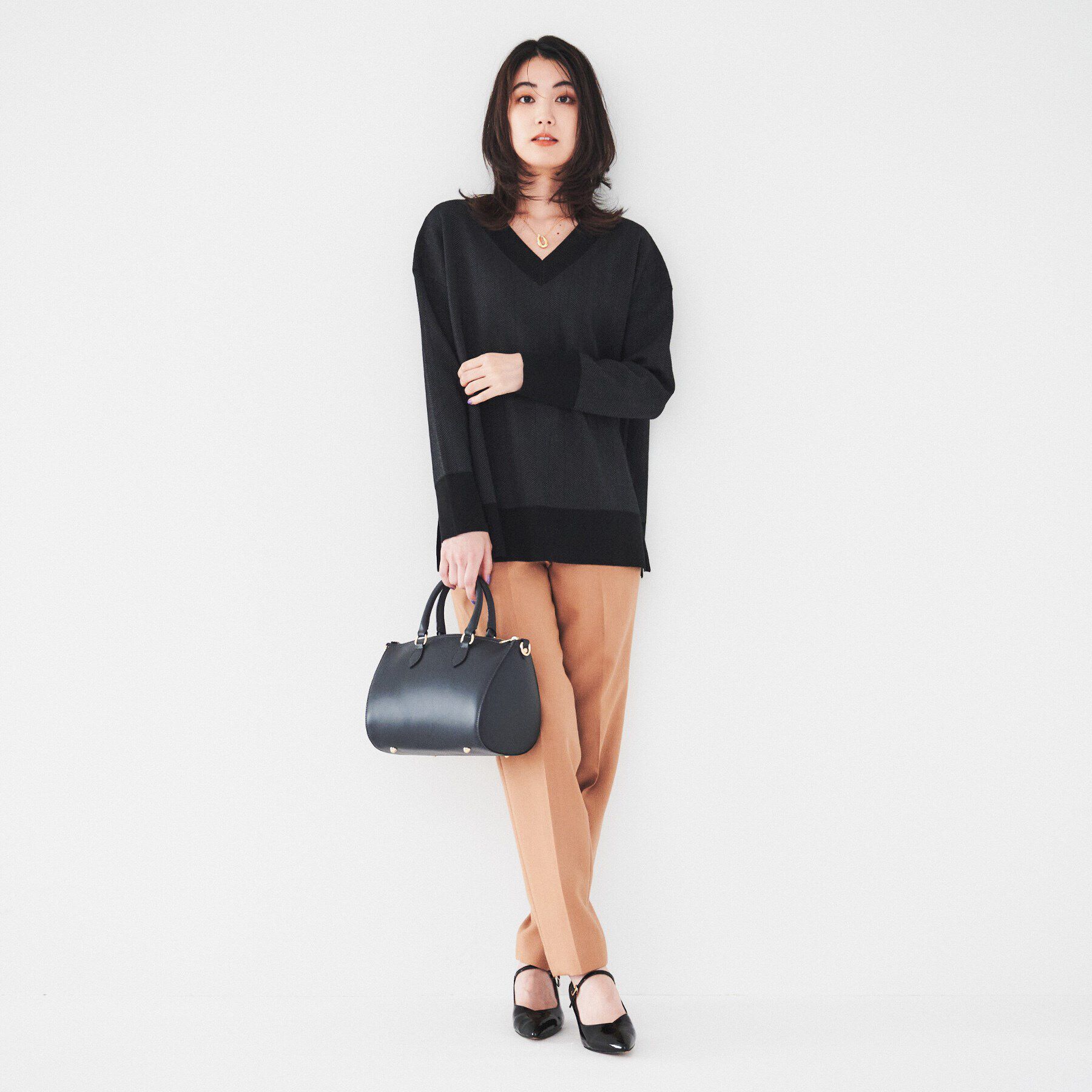 UNTITLED「【体型カバー/洗える】ヘリンボーン柄 Vネックプルオーバーニット」|ニット・セーター|