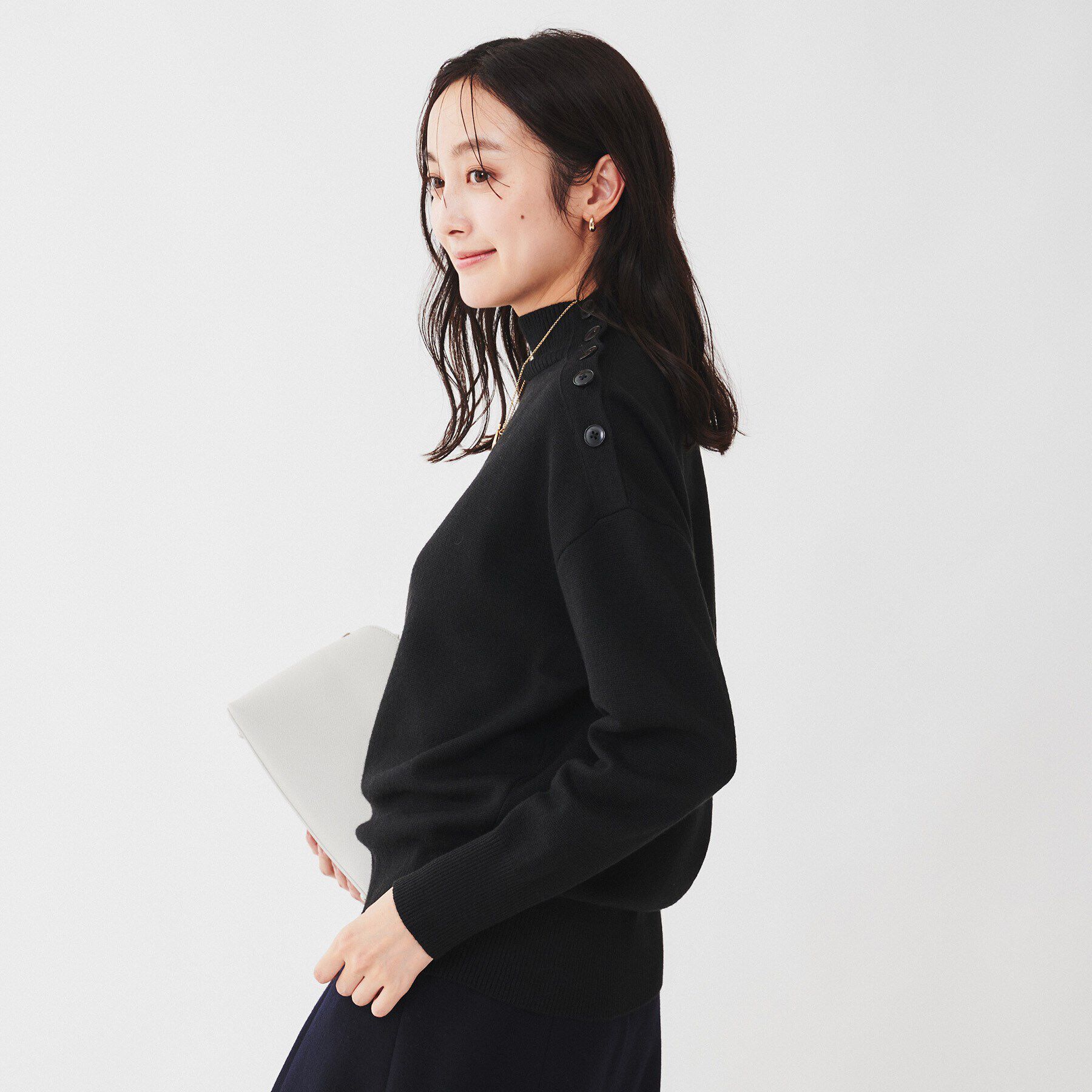 UNTITLED「【日本製／洗える】ミラノリブ 肩ボタンプルオーバーニット」|ニット・セーター|