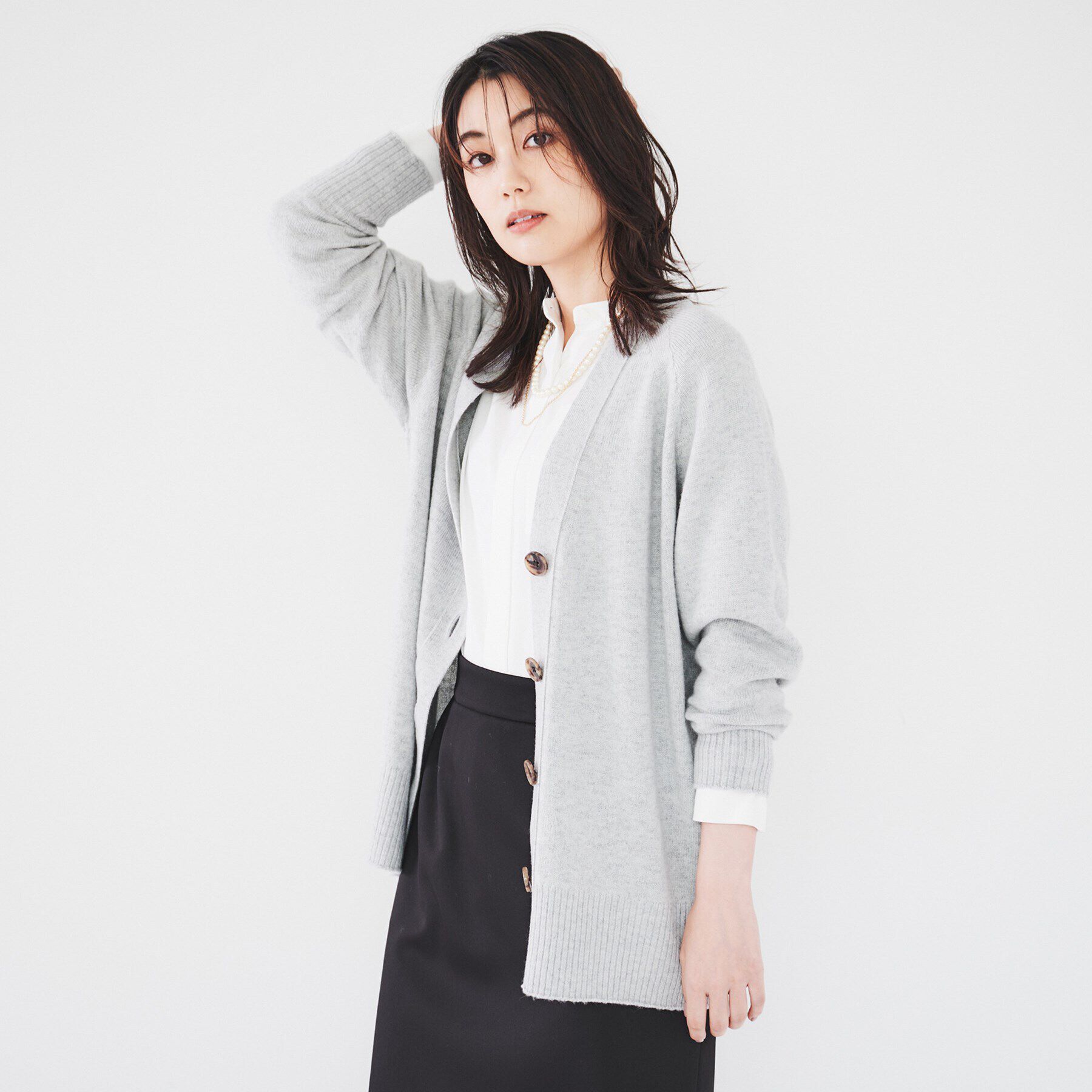 UNTITLED「ウールシルクカシミヤミックス Vネックカーディガン」|カーディガン|